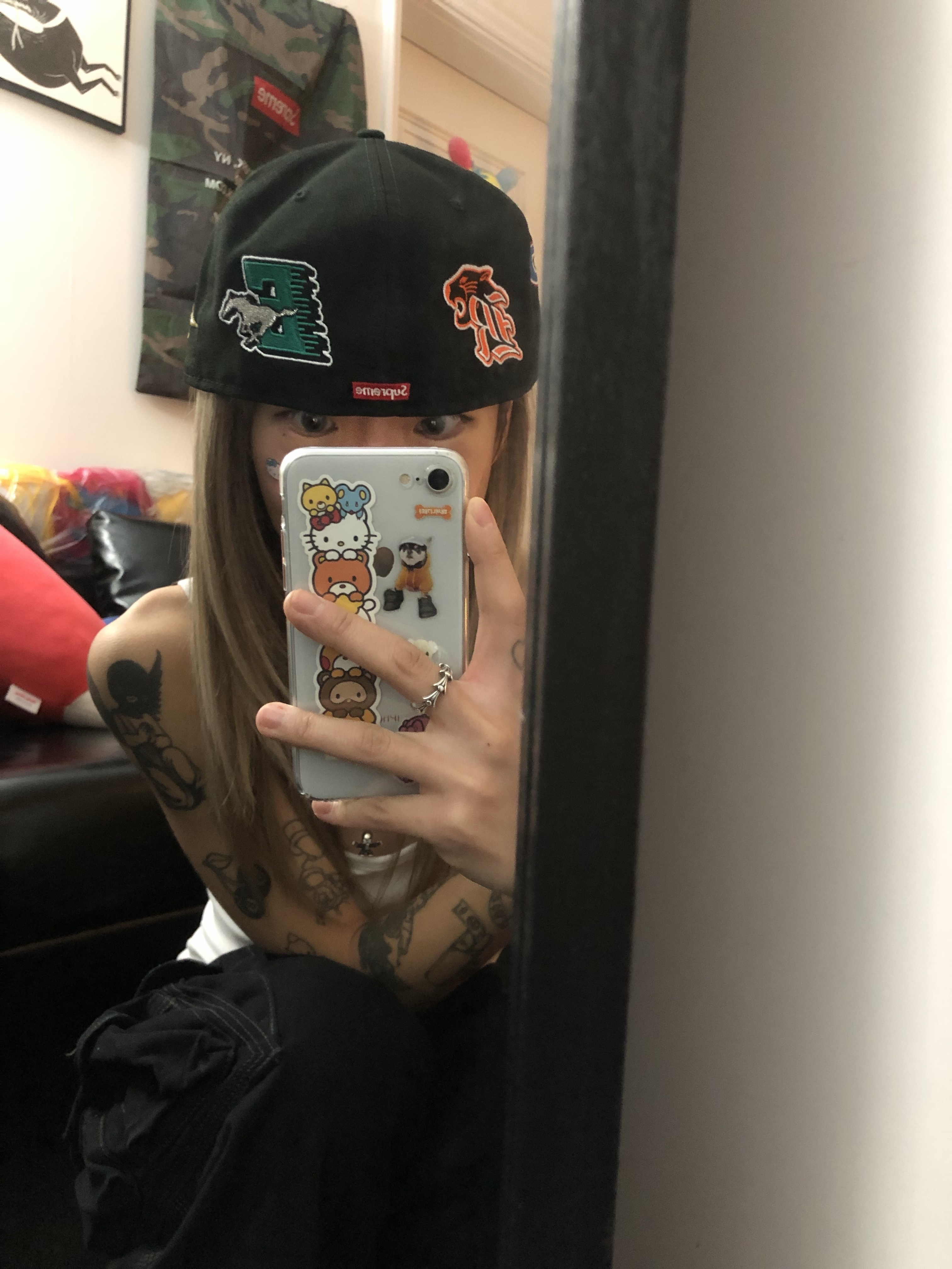 Supreme Mascots S Logo New Era Navy - 26SS, Supreme Mascots S Logo New Era Black - 26SS 착용 스타일 - 2