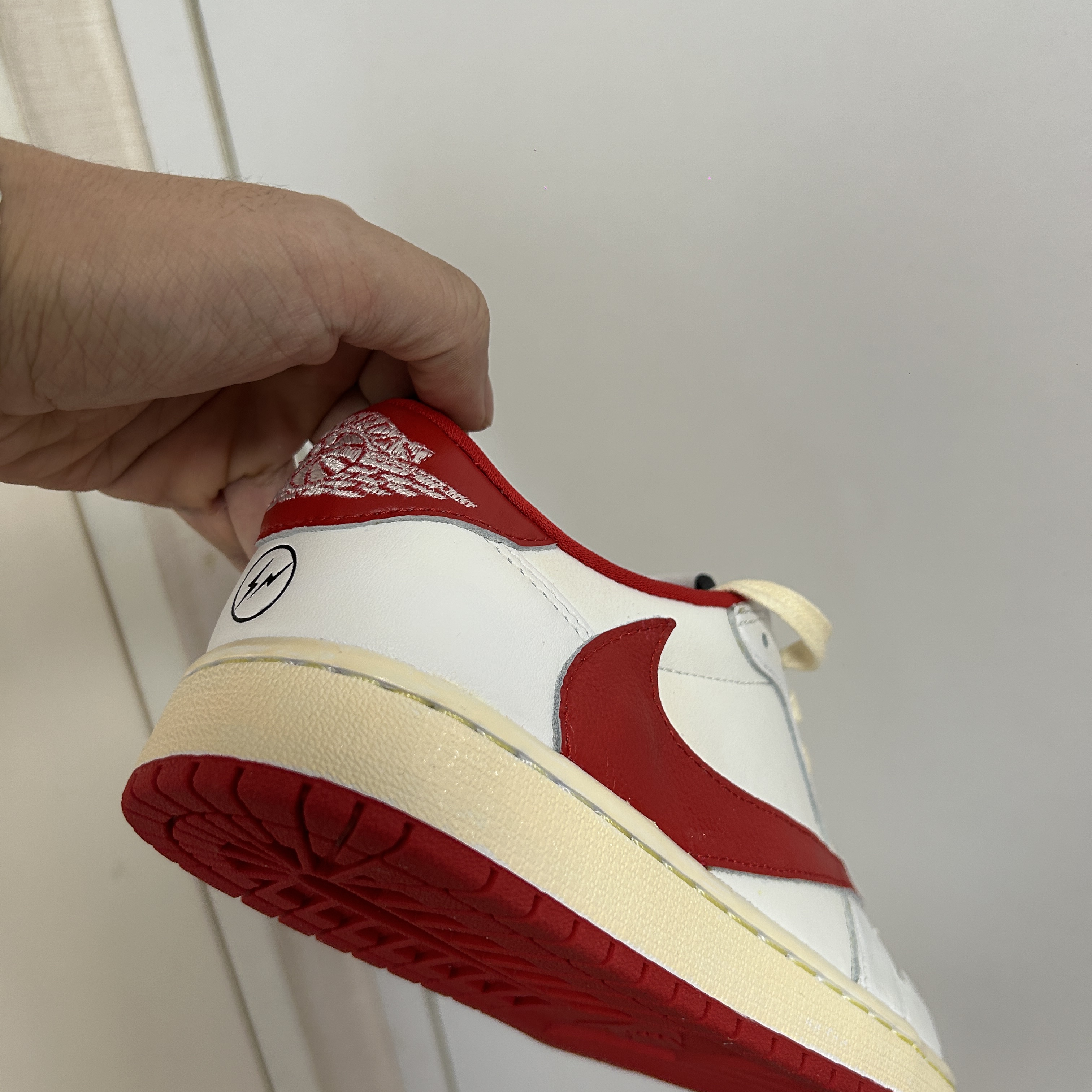 Jordan 1 Retro Low OG University Red 착용 스타일 - 4