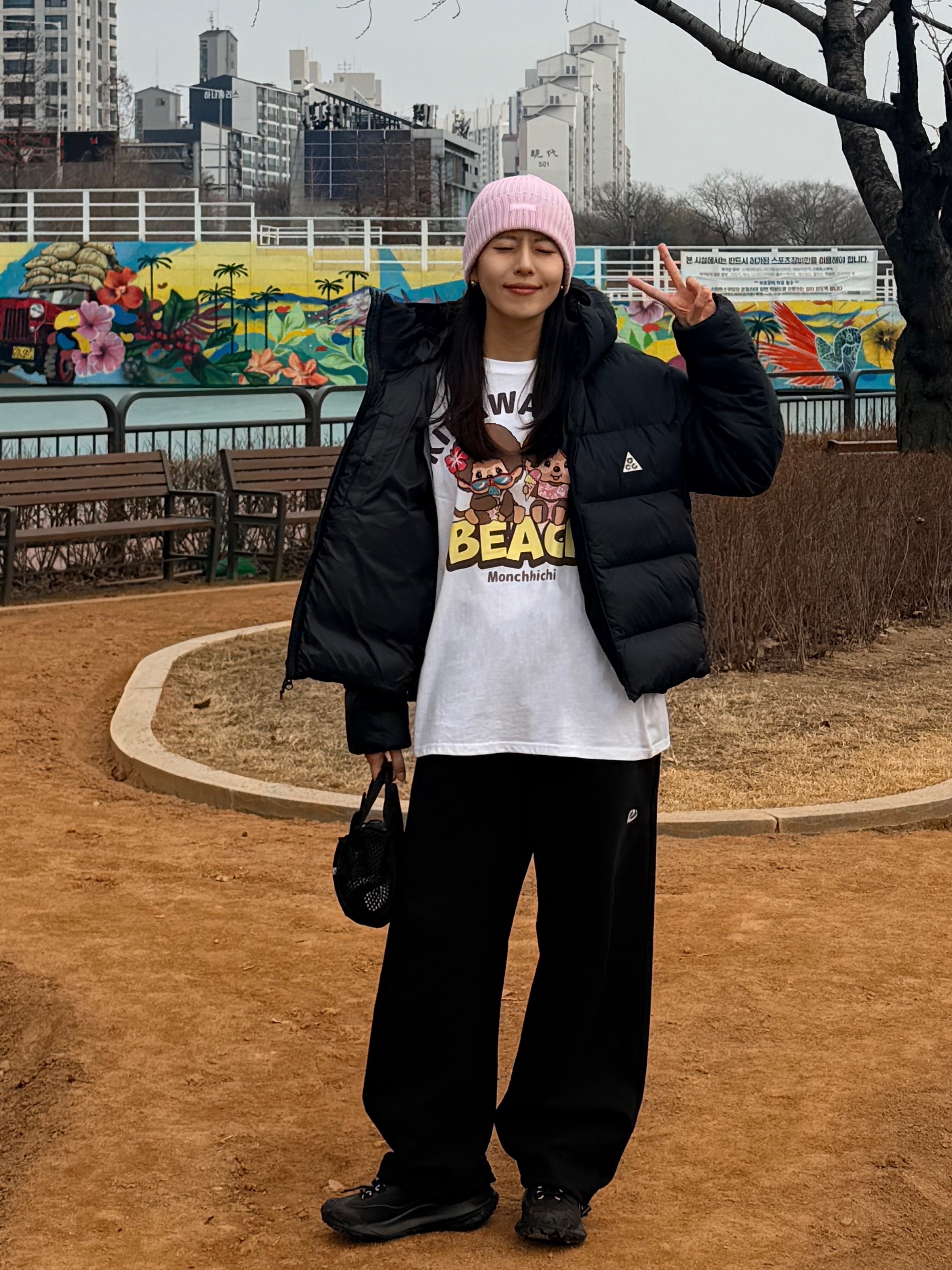 Supreme Overdyed Beanie Light Pink - 26SS, (W) Nike ACG Lunar Lake Primaloft Therma-Fit ADV Loose Hooded Jacket Black Summit White - Asia 착용 스타일 - 1