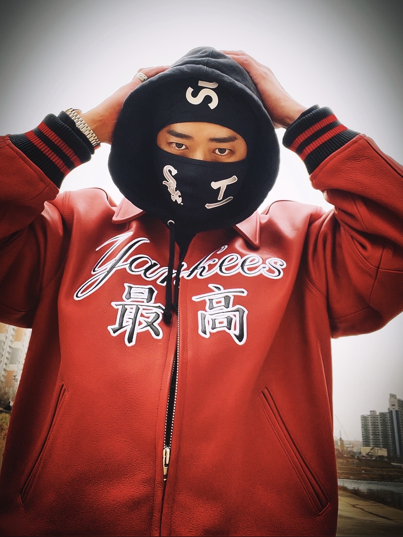 Supreme x New York Yankees Kanji New Era Black - 22FW, Supreme x New York Yankees Kanji Hooded Sweatshirt Black - 22FW 착용 스타일 - 2