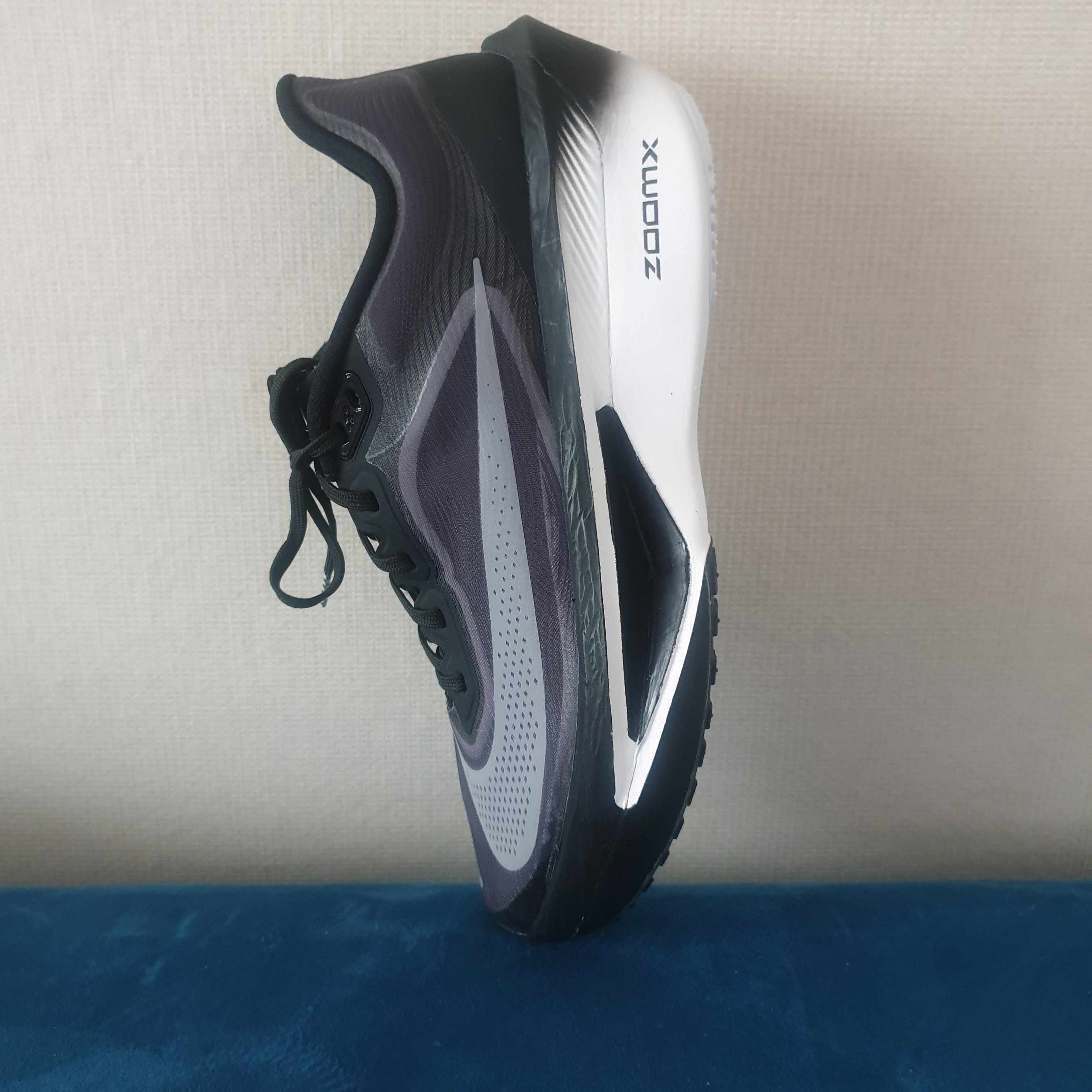 Nike Zoom Fly 6 Black Light Smoke Grey 착용 스타일