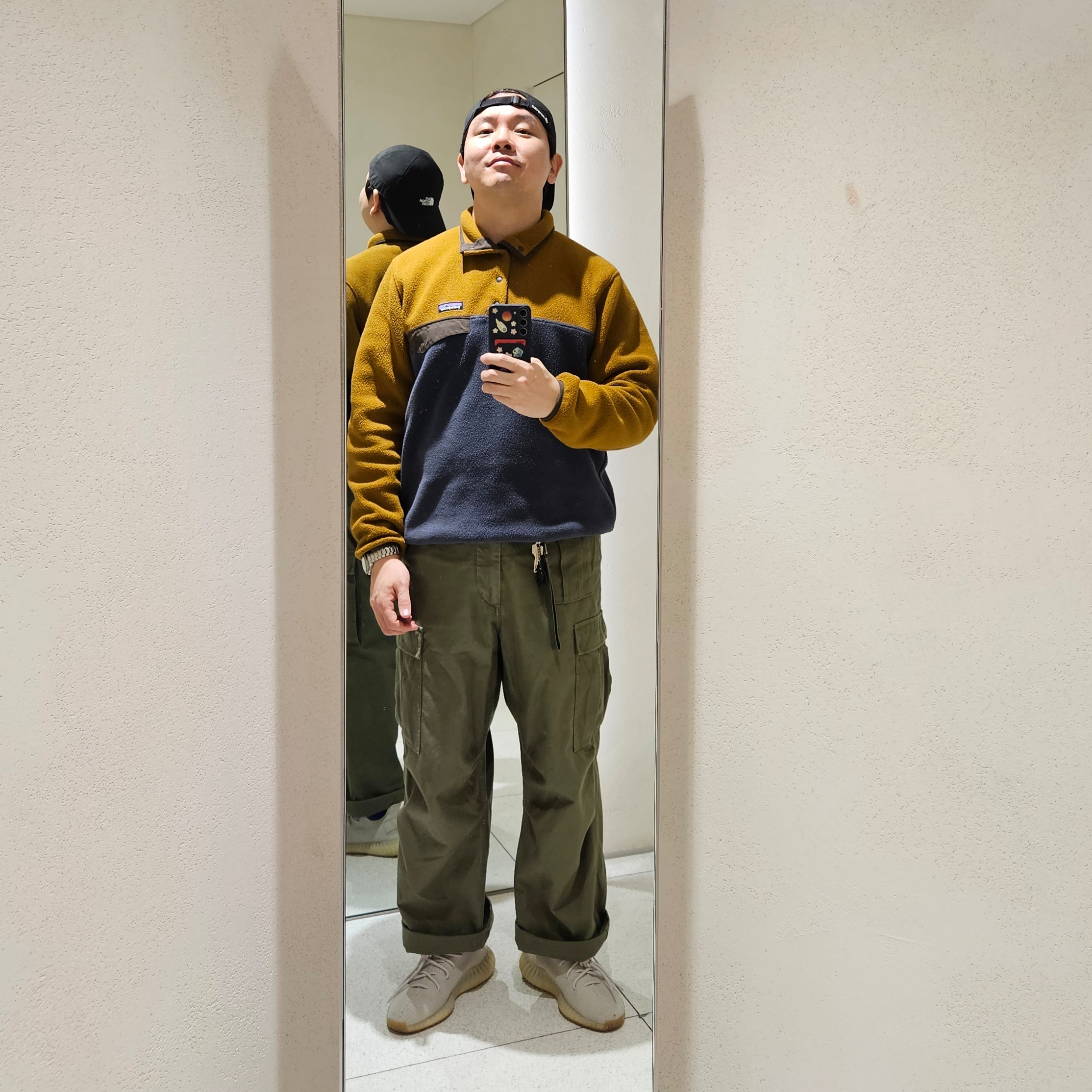 The North Face GTX Ball Cap Black, Samsung Galaxy Buds3 Pro Silver 착용 스타일 - 1