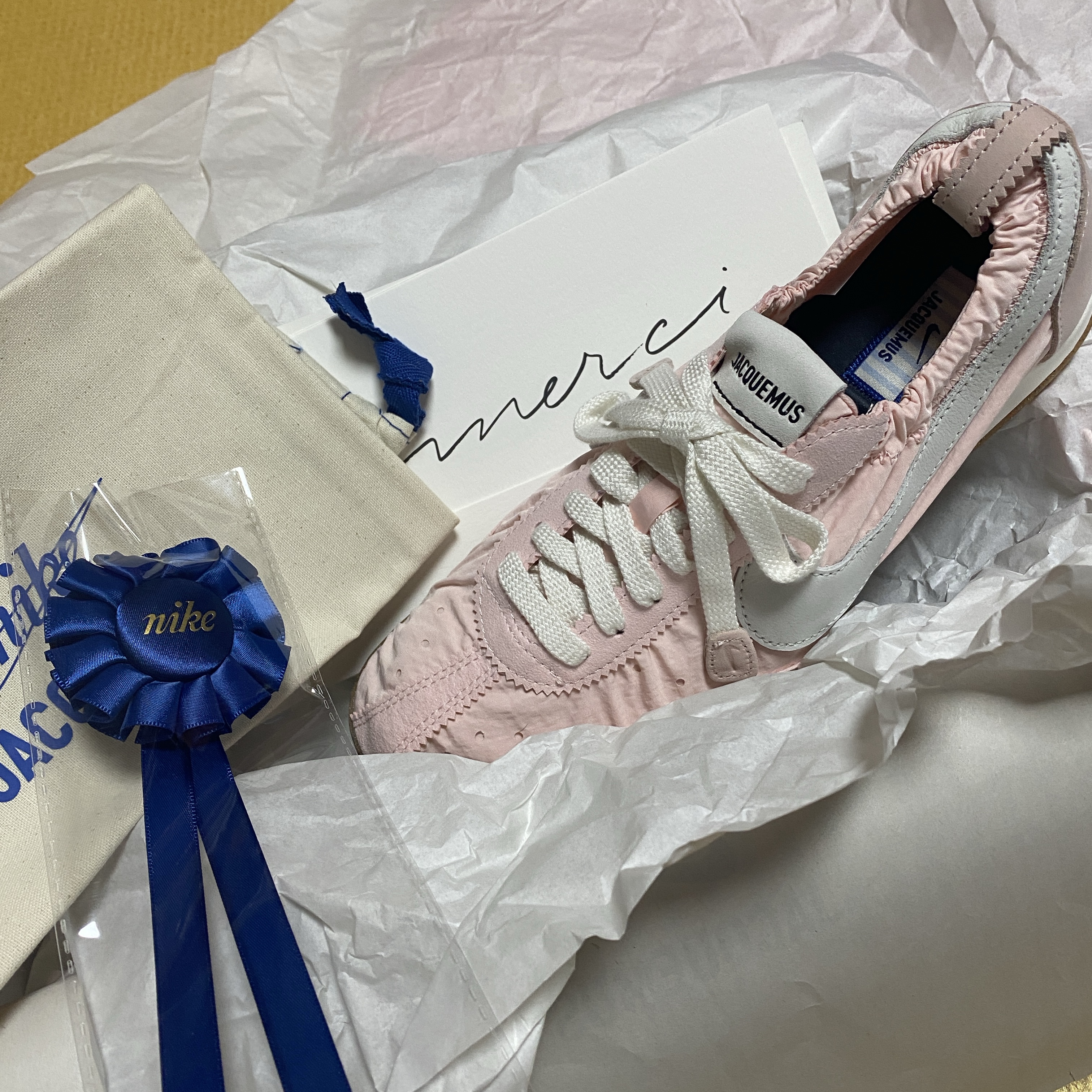 Nike x Jacquemus Moon Shoe SP Aluminum Pink Sail 착용 스타일