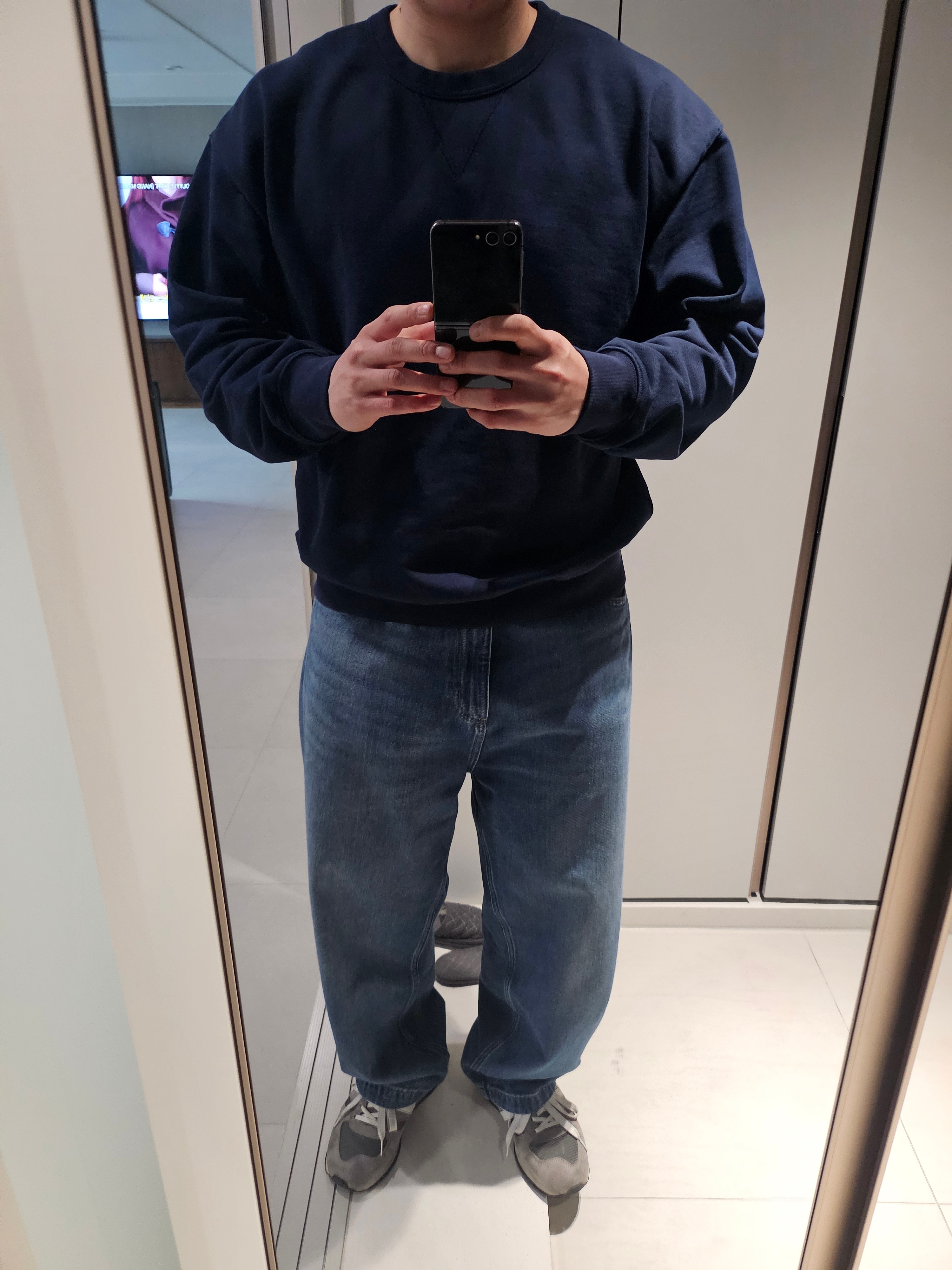 New Balance 990v1 Made in USA Grey White, Carhartt WIP Brandon Pants Blue Worn Washed 착용 스타일