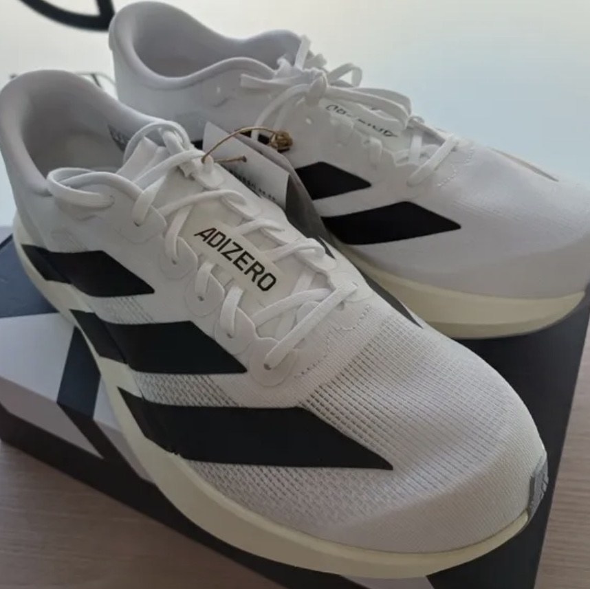 Adidas Adizero EVO SL Cloud White Core Black 착용 스타일