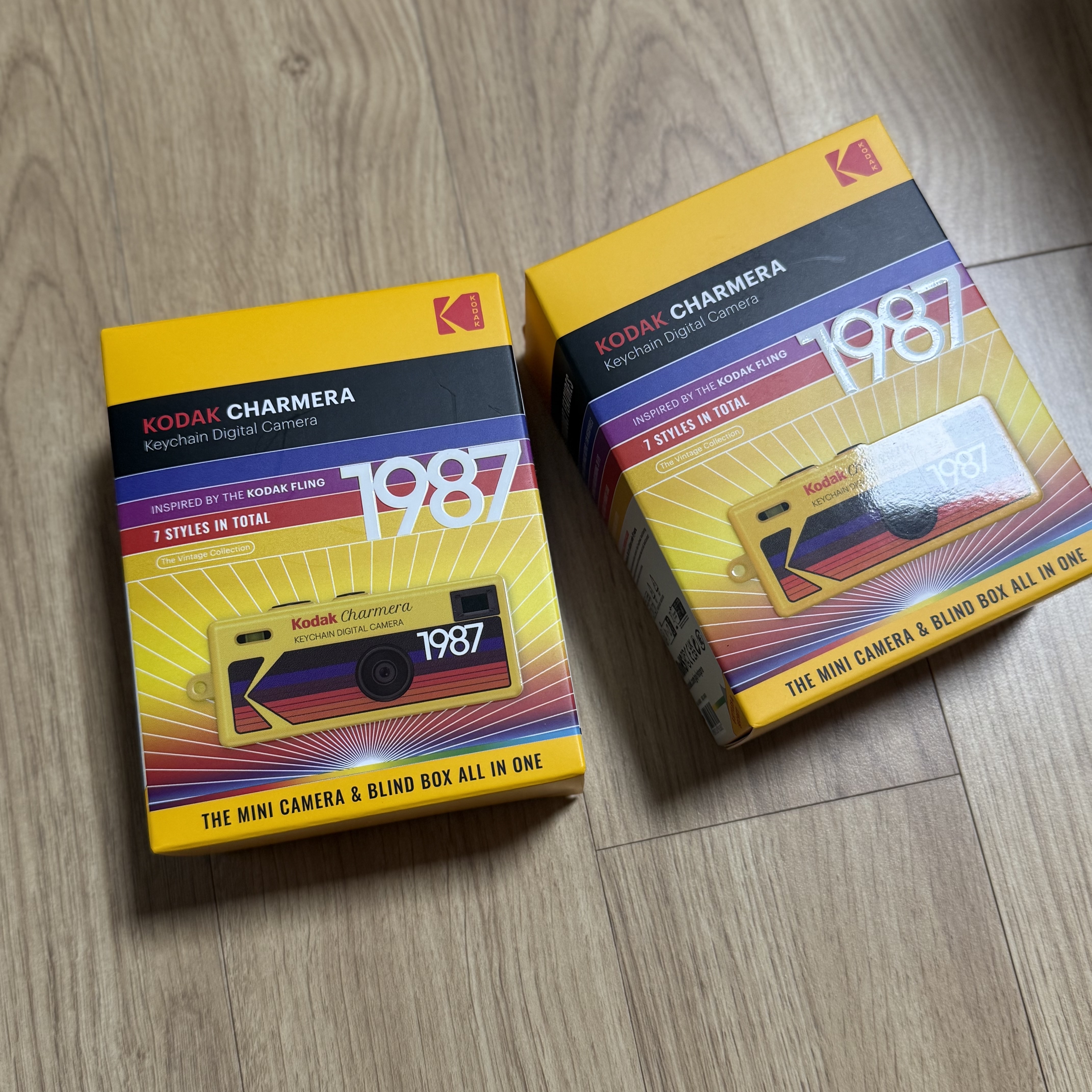 Kodak Charmera Key Chain Film Camera Sealed Case (Bundle of 2/1 Blind Box) 착용 스타일