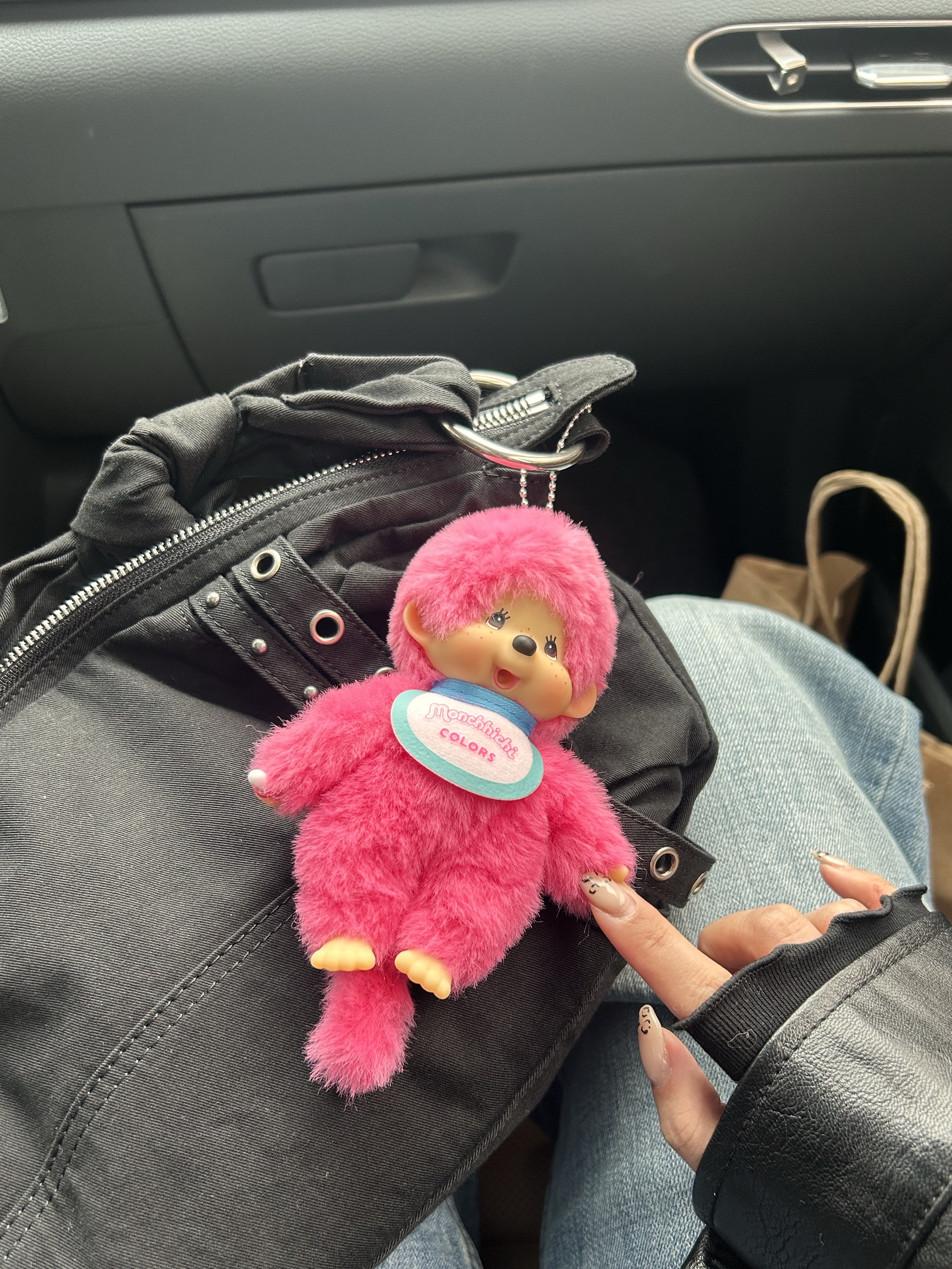 Monchhichi Colors Key Chain Berry Pink, Monchhichi Colors Keychain Berry Pink 착용 스타일