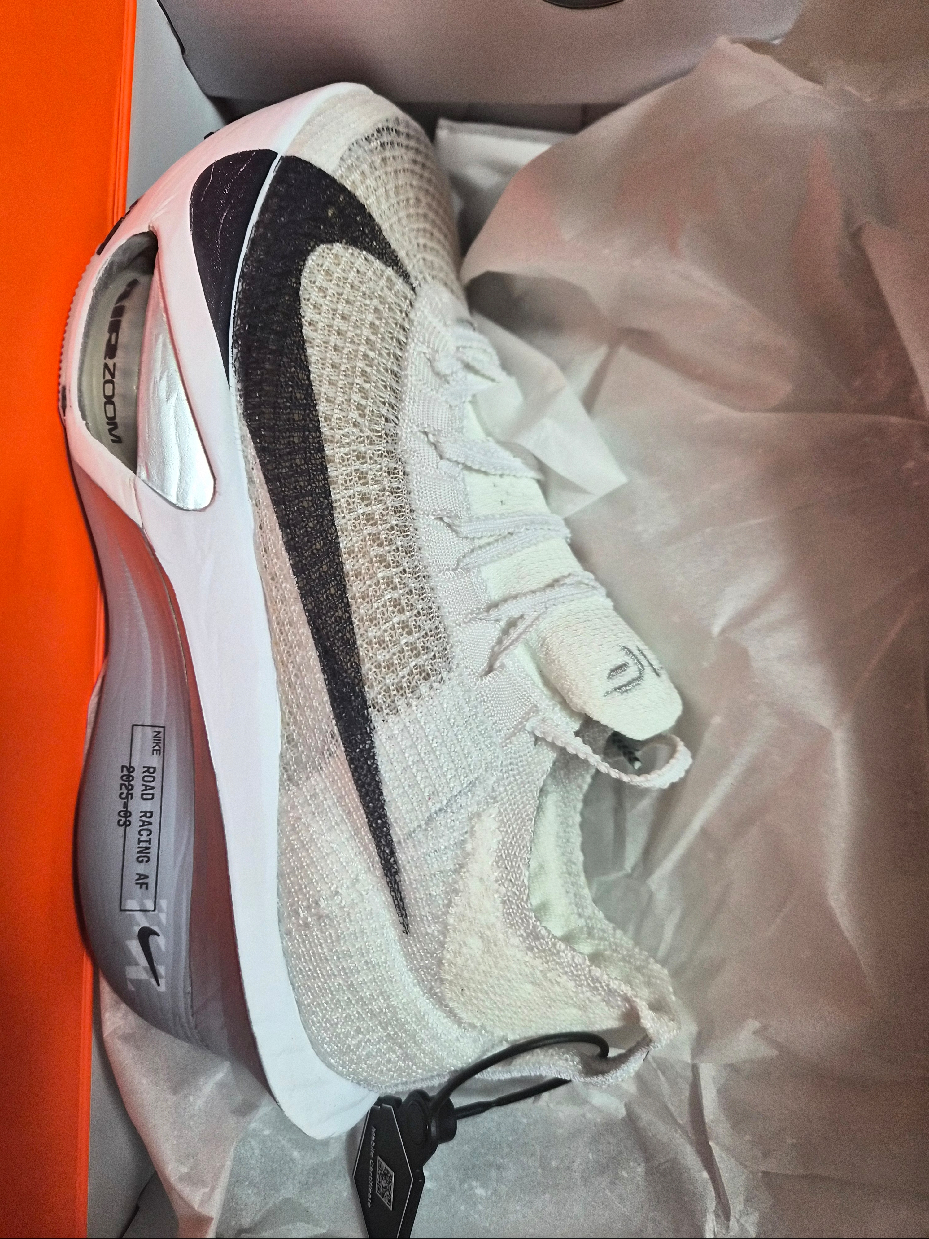 Nike Air Zoom Alphafly Next% 3 White Pure Platinum 착용 스타일 - 3