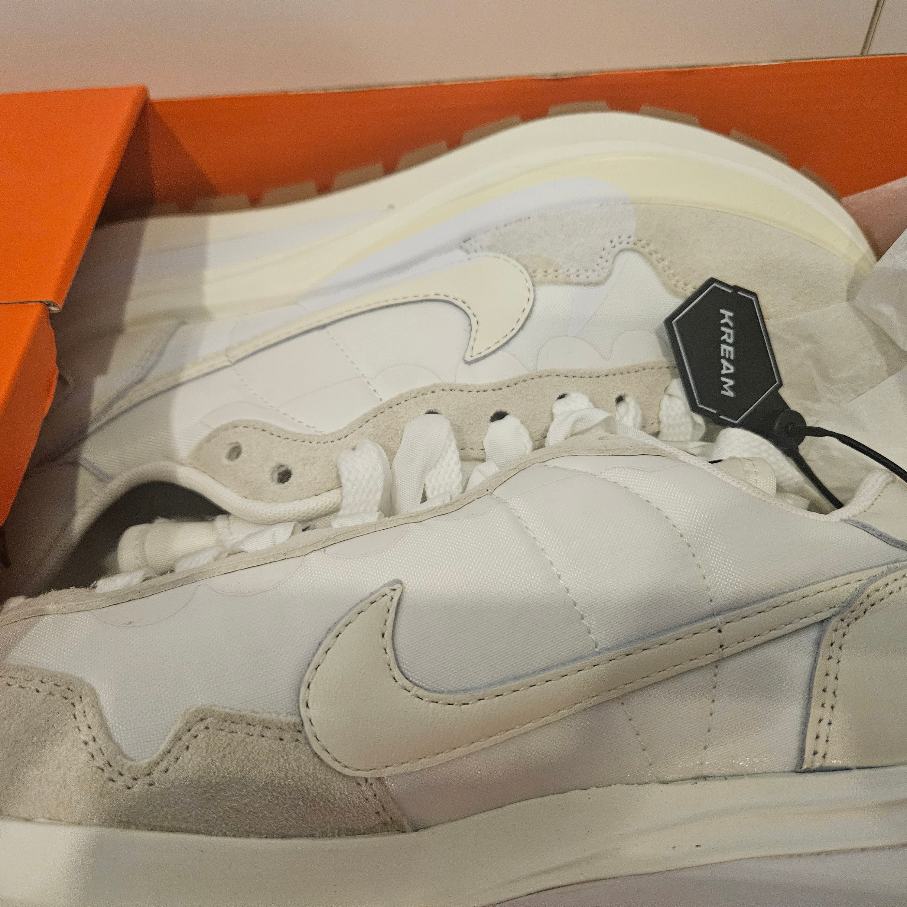 Nike x Sacai VaporWaffle White and Gum 착용 스타일