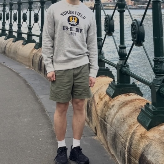 [10% 적립] [KREAM Limited Edition The Trophy Fishing Club] Polo Ralph Lauren Fleece Graphic Sweatshirt Grey Heather - 25FW 착용 스타일