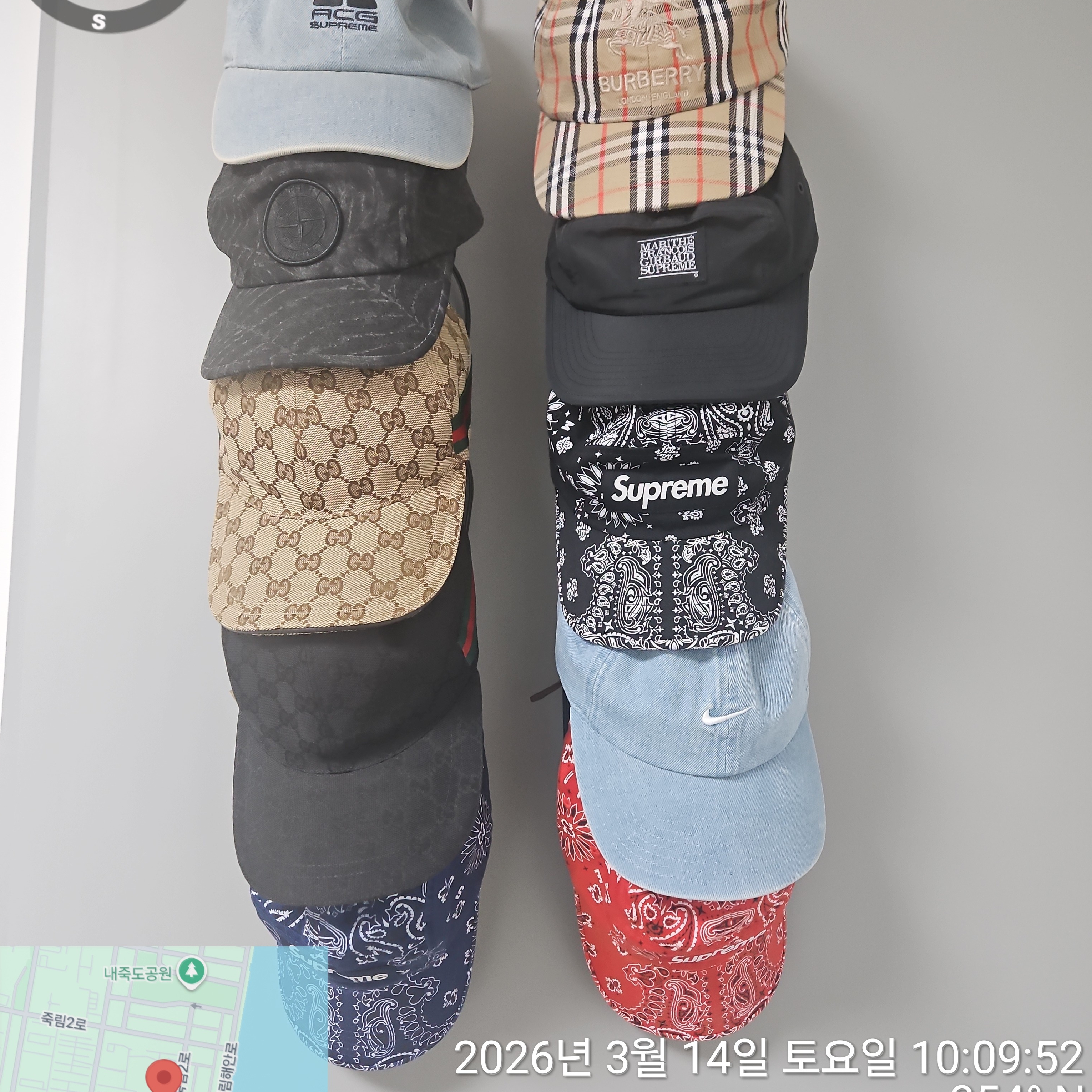 Supreme x Nike ACG Denim 6-Panel Washed Blue - 22FW, Supreme Bandana Camp Cap Navy - 21SS 착용 스타일