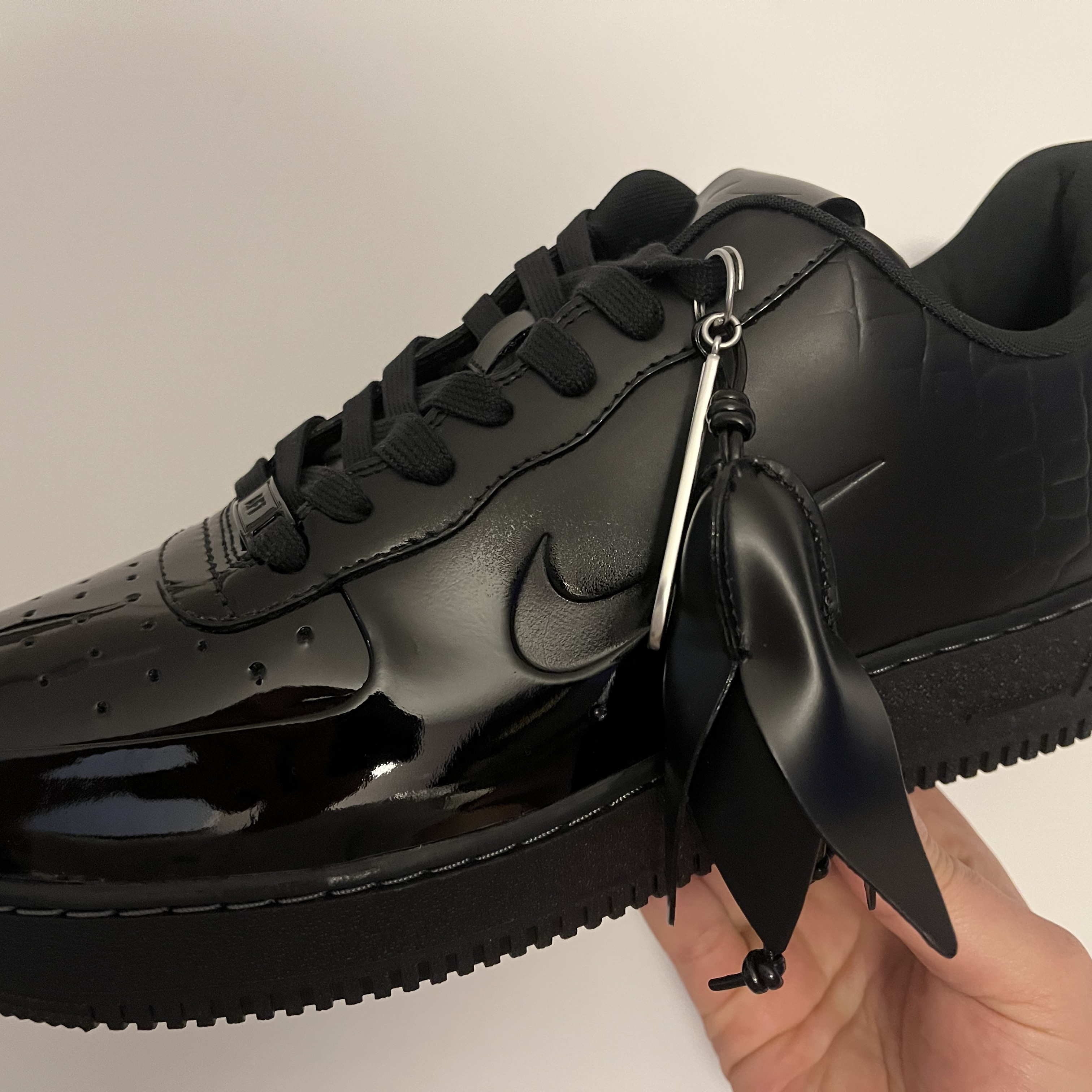 (W) Nike Air Force 1 Made in Italy Black Sail 착용 스타일 - 1