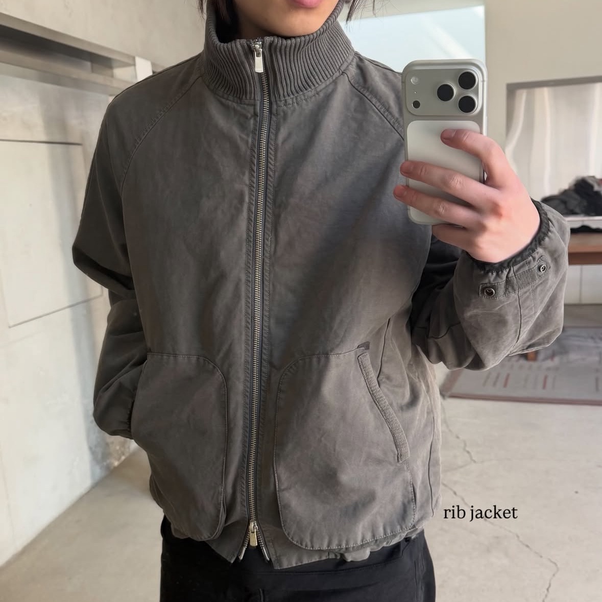 Polyteru Rib Jacket Sage Gray 착용 스타일