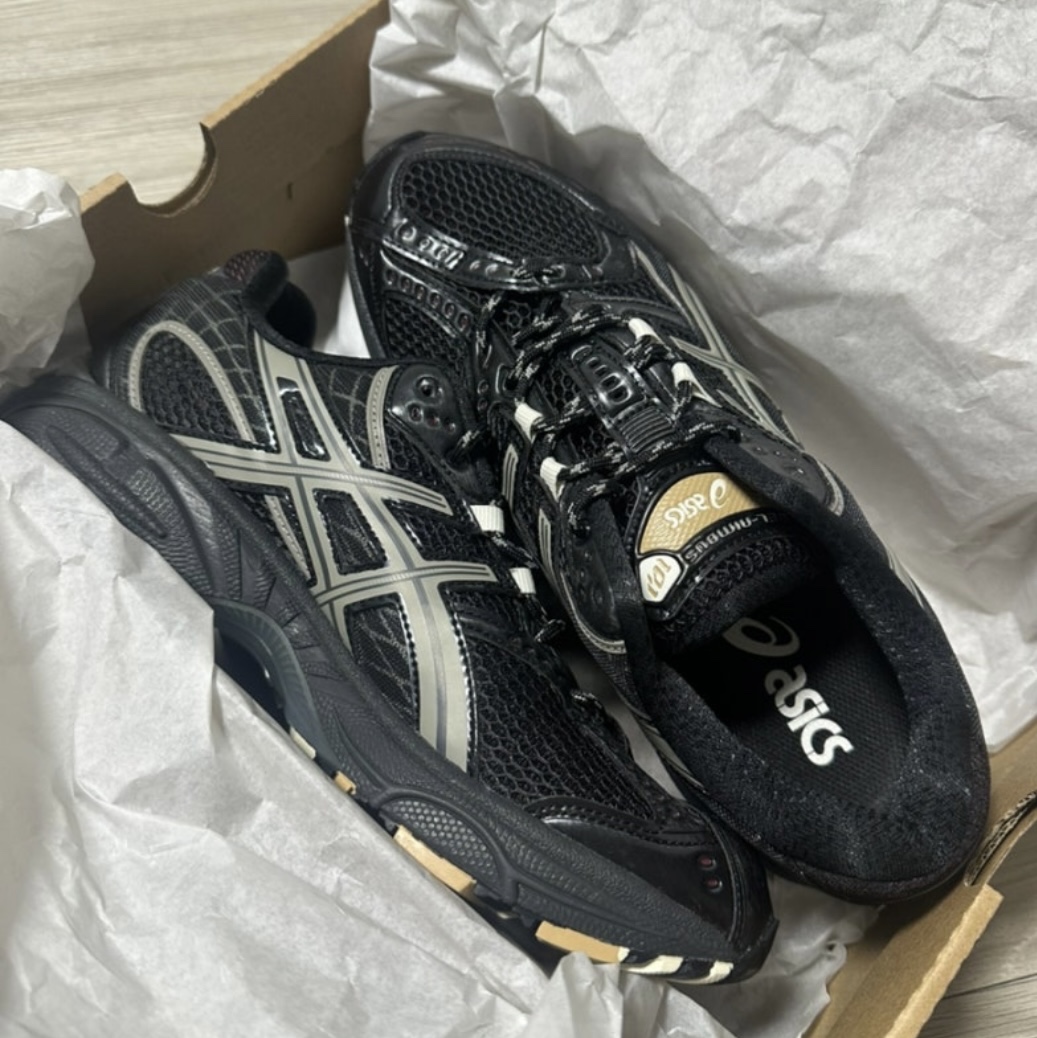 Asics Gel-Nimbus 10.1 Black Clay Grey 착용 스타일