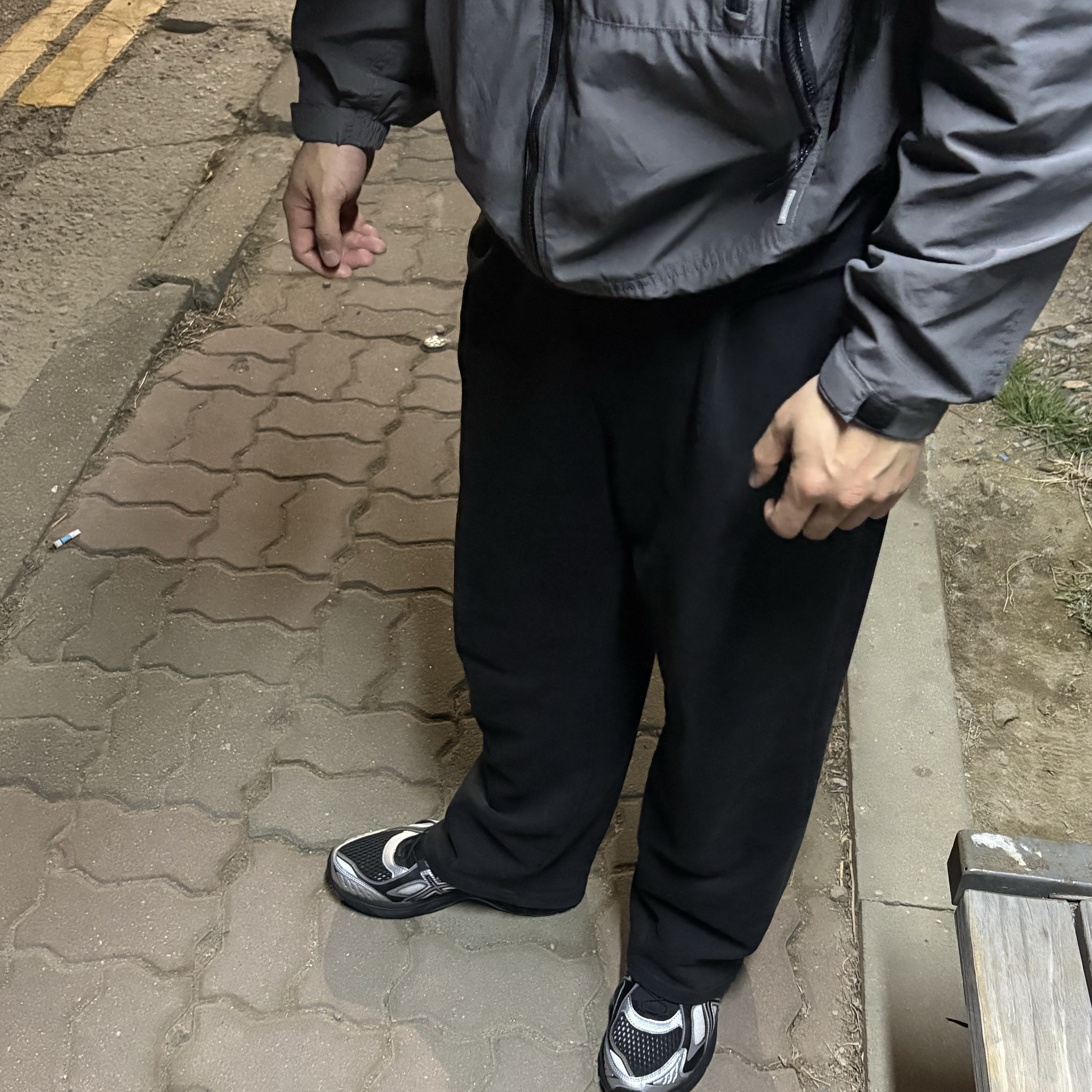 Asics GT-2160 Breeze Black Pure Silver 착용 스타일 - 1