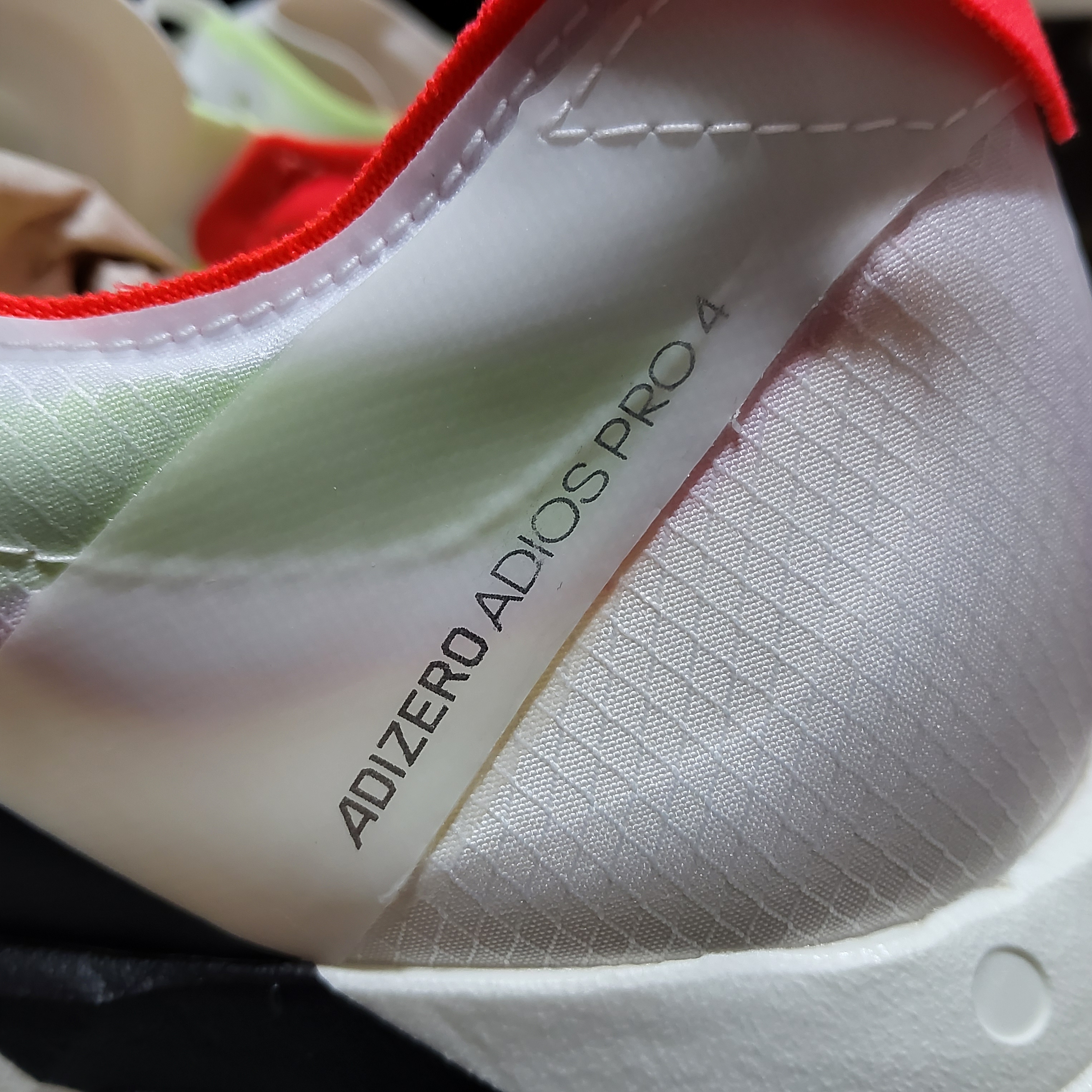 Adidas Adizero Adios Pro 4 Cloud White Core Black 착용 스타일 - 4