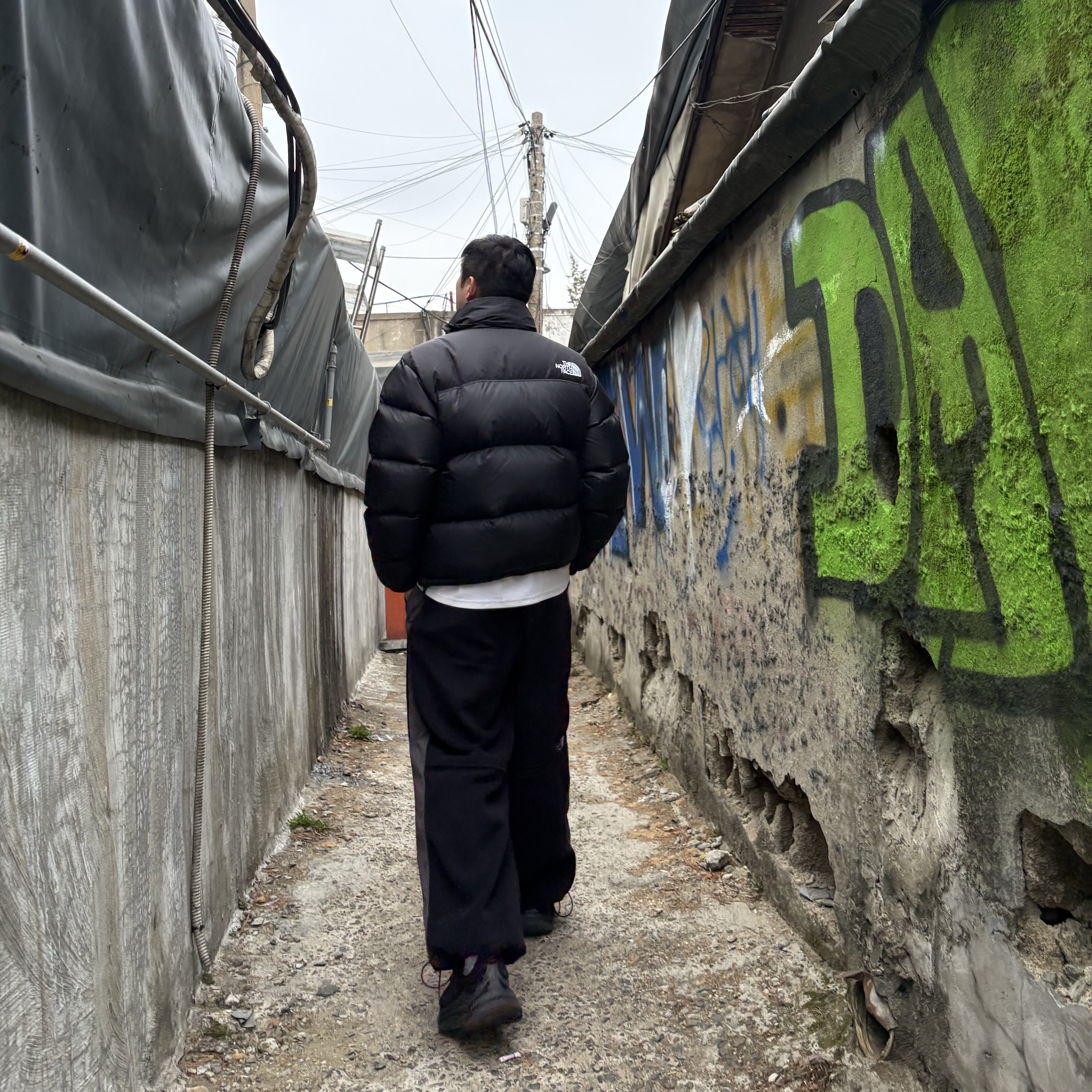 The North Face 1996 Retro Nuptse Down Jacket TNF Black, The North Face Banff Fleece Pants Black 착용 스타일