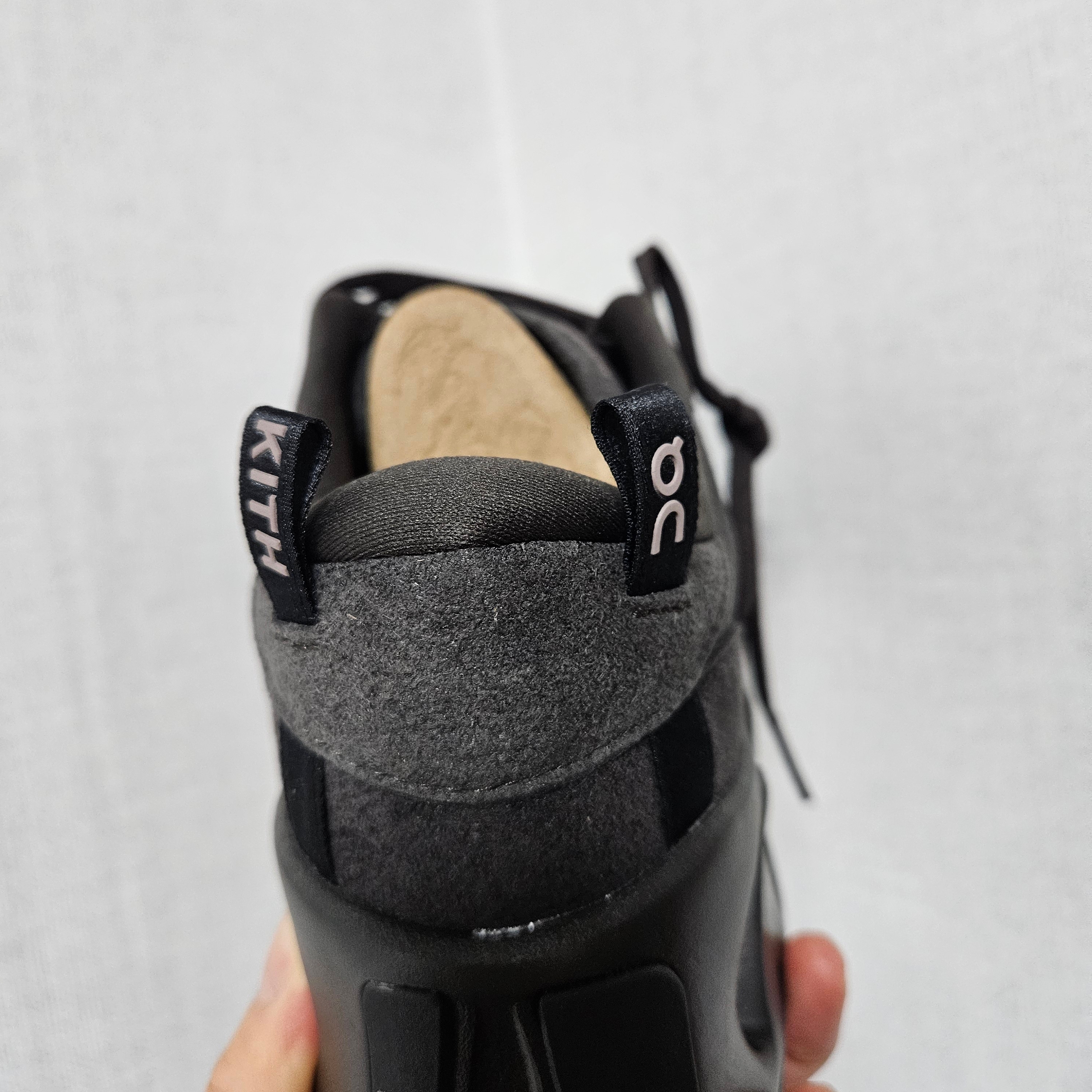 On Running x Kith K-Tech 2 Thorn Ganache 착용 스타일 - 4