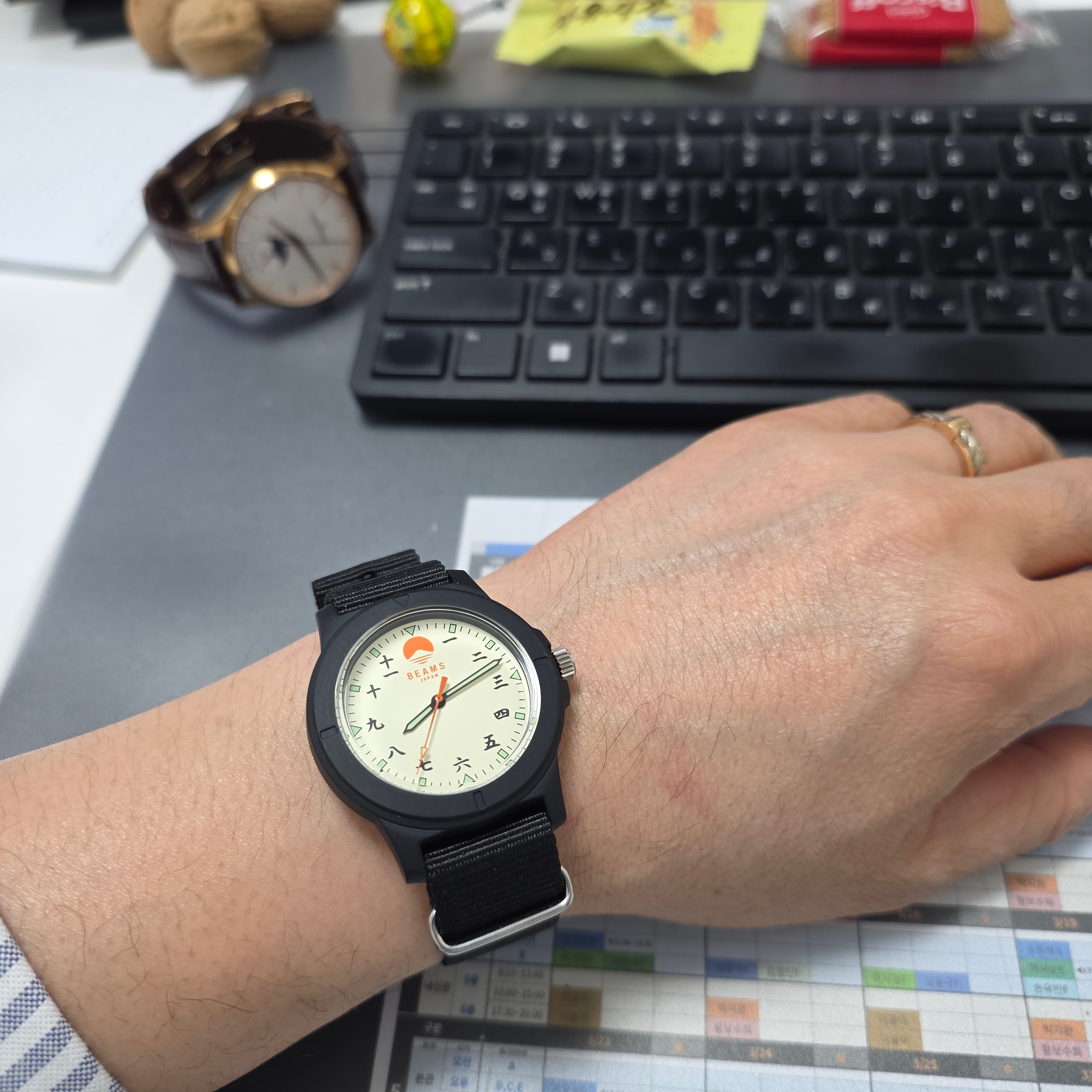 Beams Original Chinese Numerals Watch Black 착용 스타일 - 1