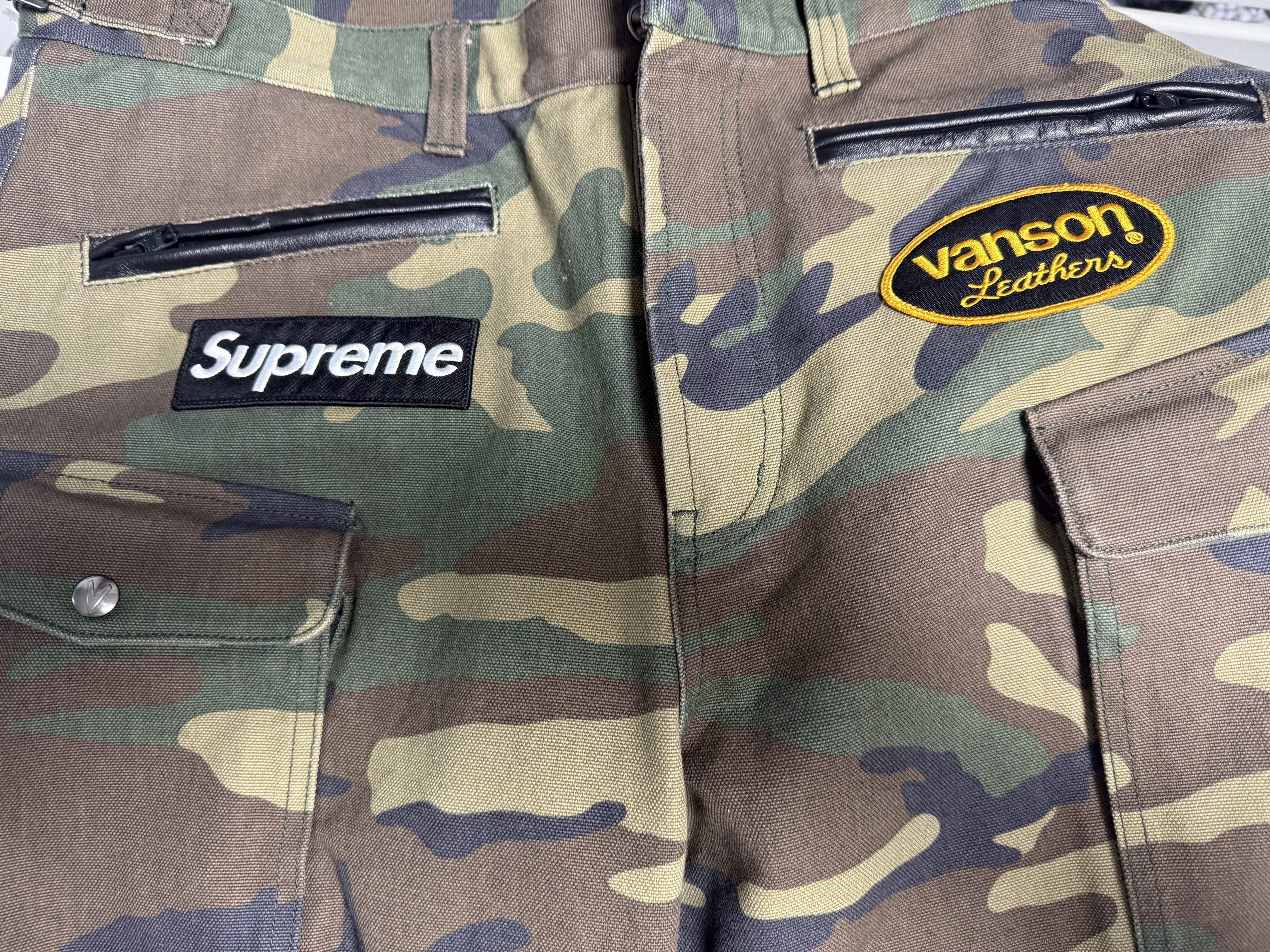 Supreme x Vanson Leathers Cordura Jacket Pink - 26SS, Supreme x Vanson Leathers Cordura Pant Woodland Camo - 26SS 착용 스타일 - 3