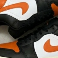 Jordan 1 Low Black Starfish 착용 스타일