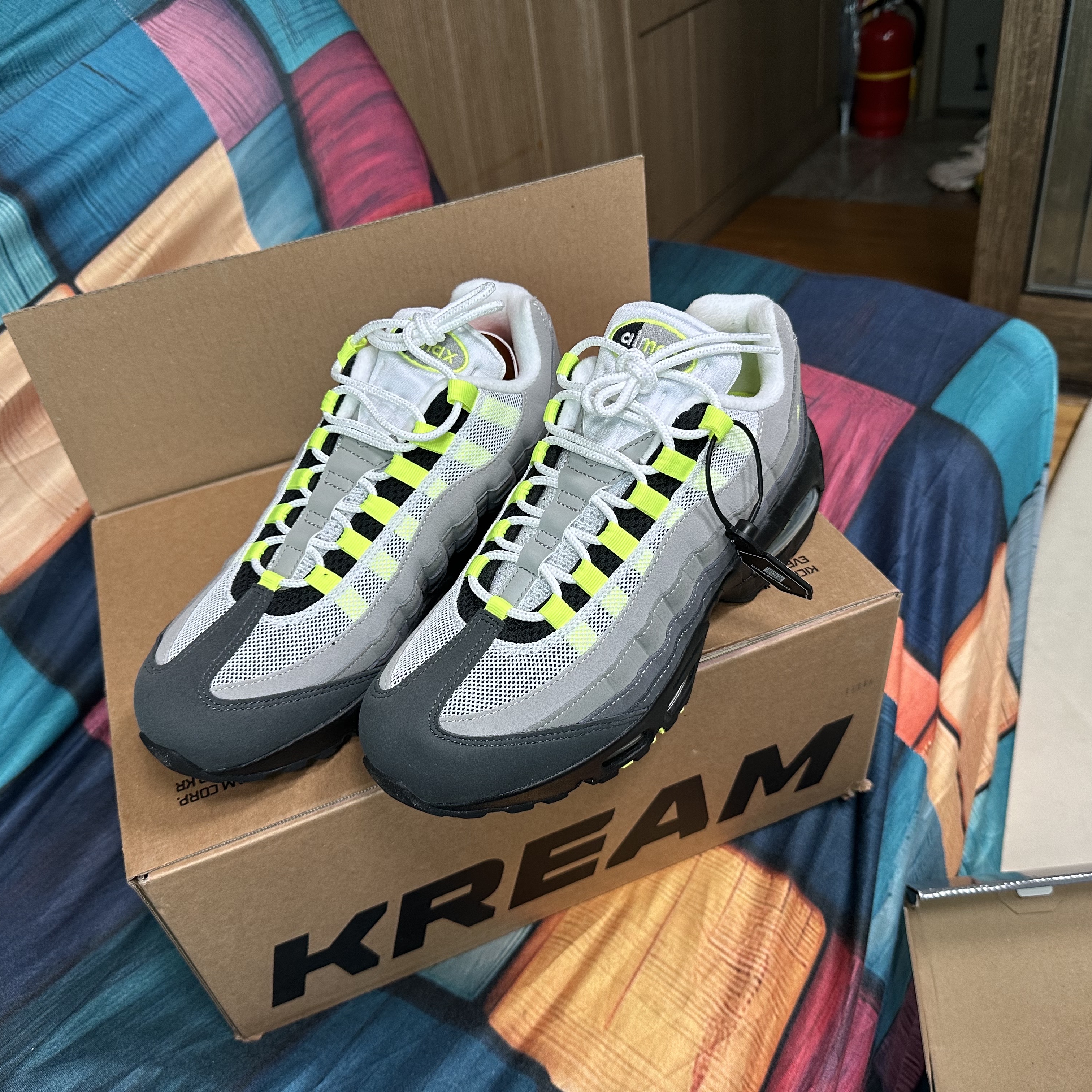Nike Air Max 95 OG Neon 착용 스타일 - 3