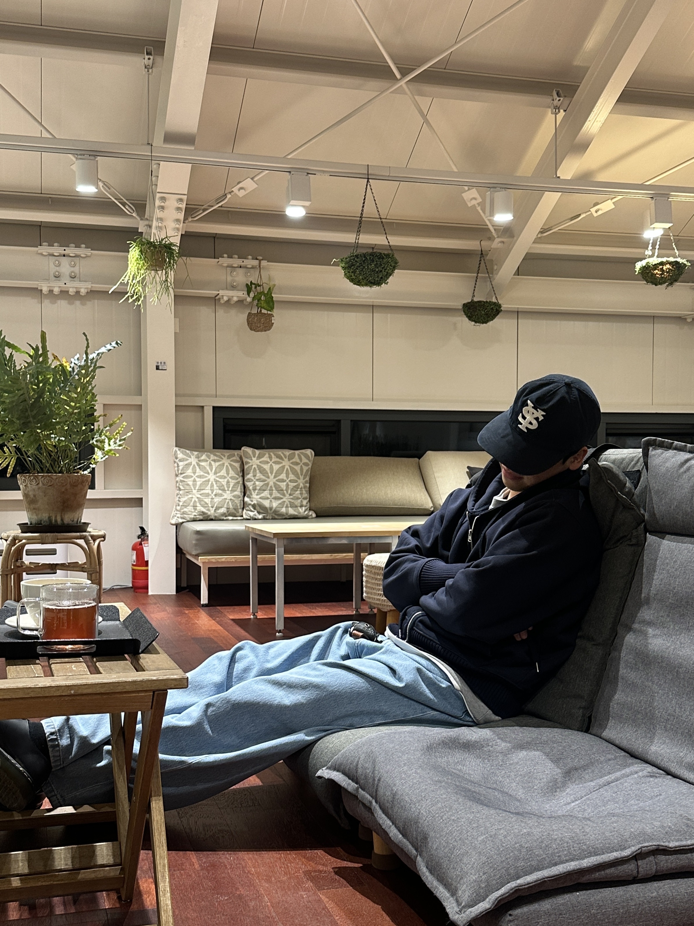 Carhartt WIP Brandon Pants Blue Heavy Stone Bleached, Sunday Ceremony Sy Logo 5 Panel Cotton Cap - Navy 착용 스타일 - 4