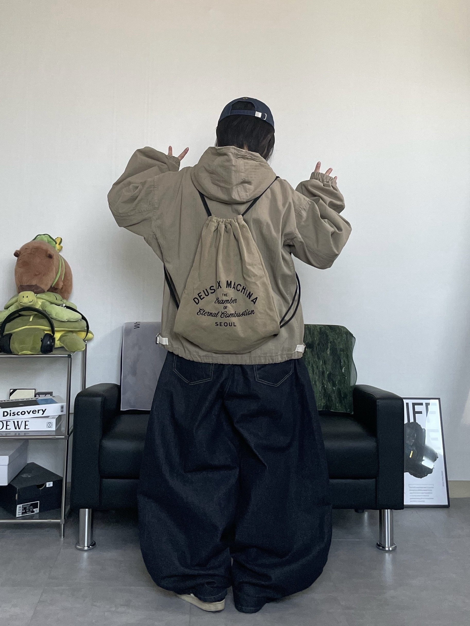 Hello Sunrise Washed HS Arch Logo 6Panel Cap Navy & Orange, Deus Ex Machina String Bag Tan 착용 스타일 - 7