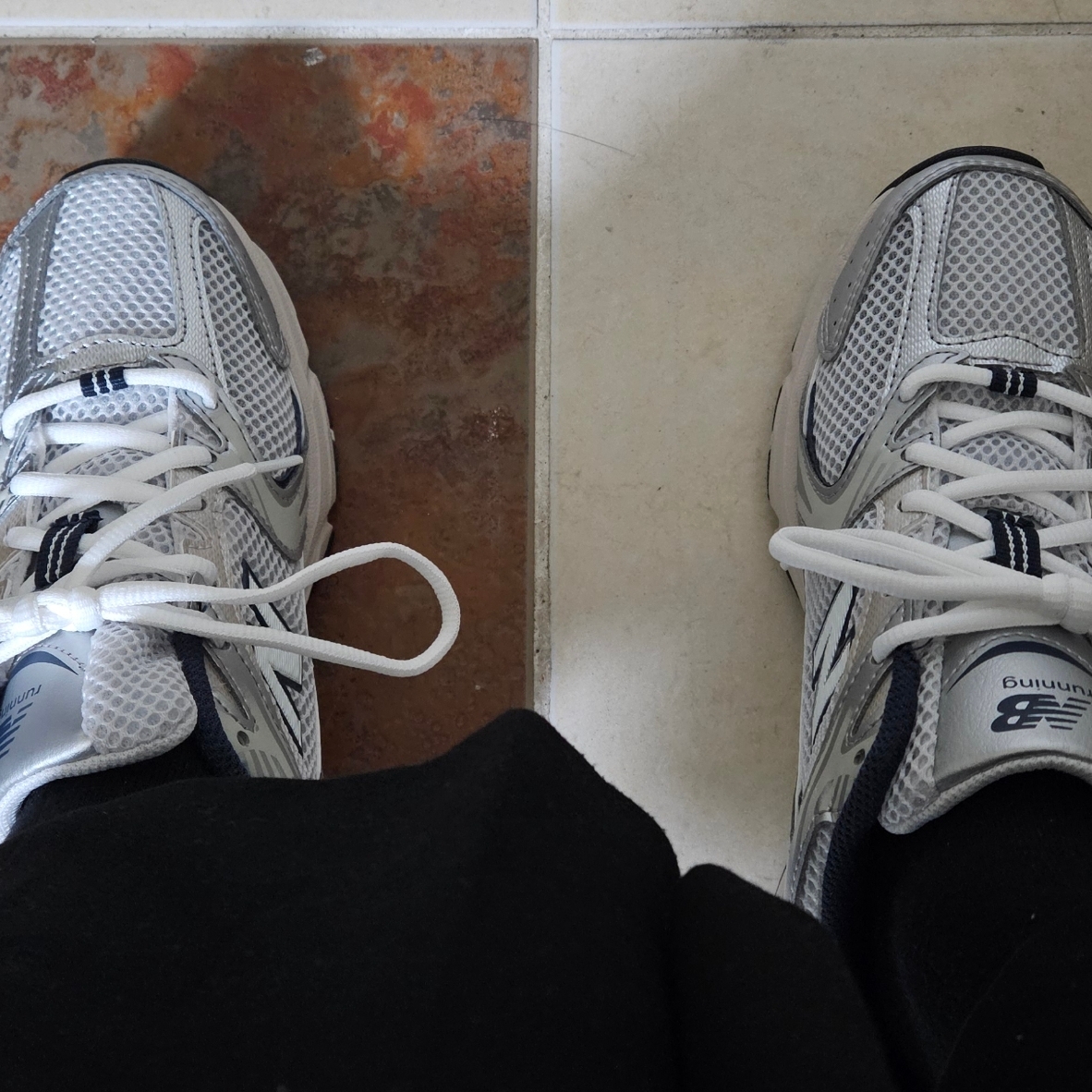 New Balance 530 Steel Grey 착용 스타일