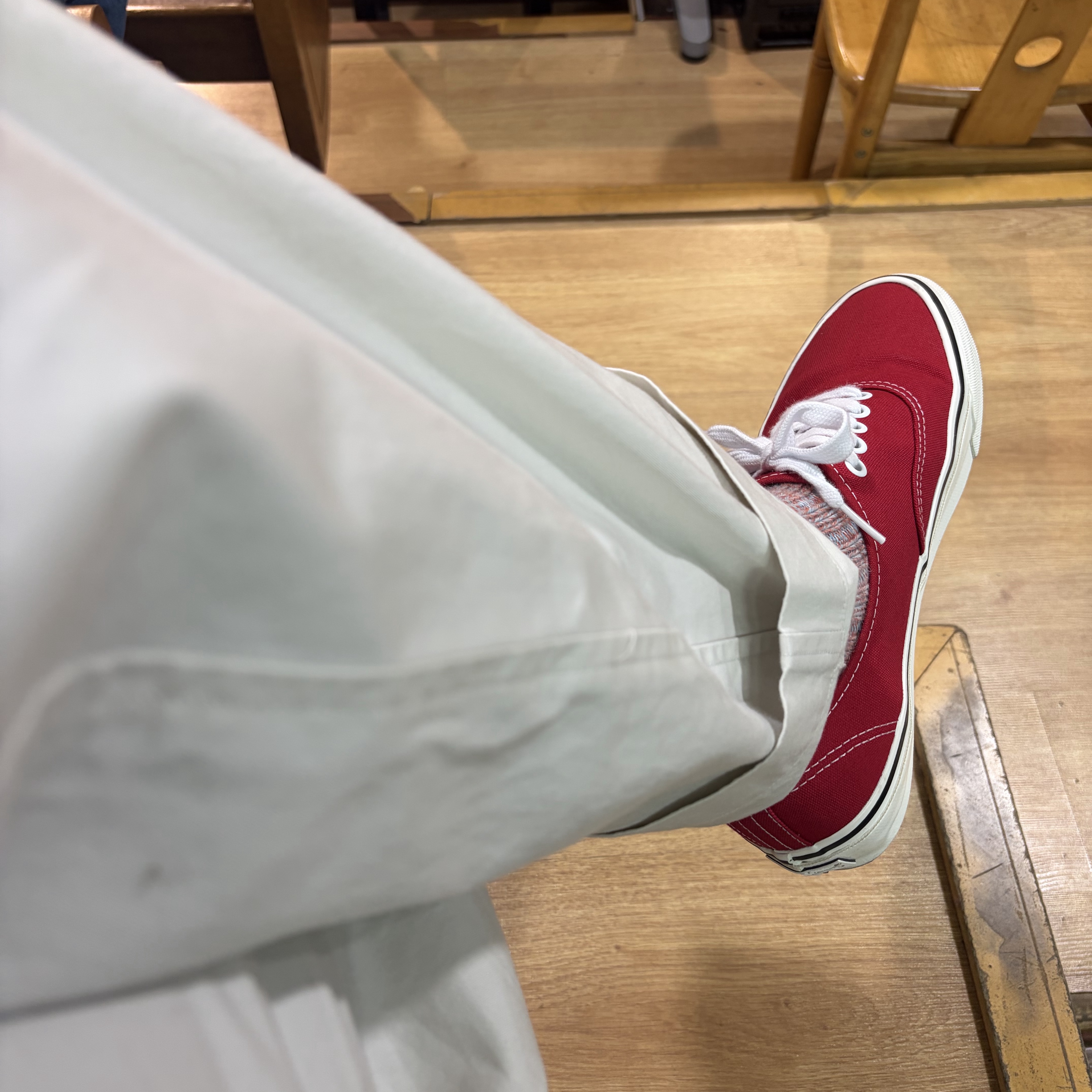 Vans Premium Authentic Reissue 44 LX Racing Red Marshmallow 착용 스타일