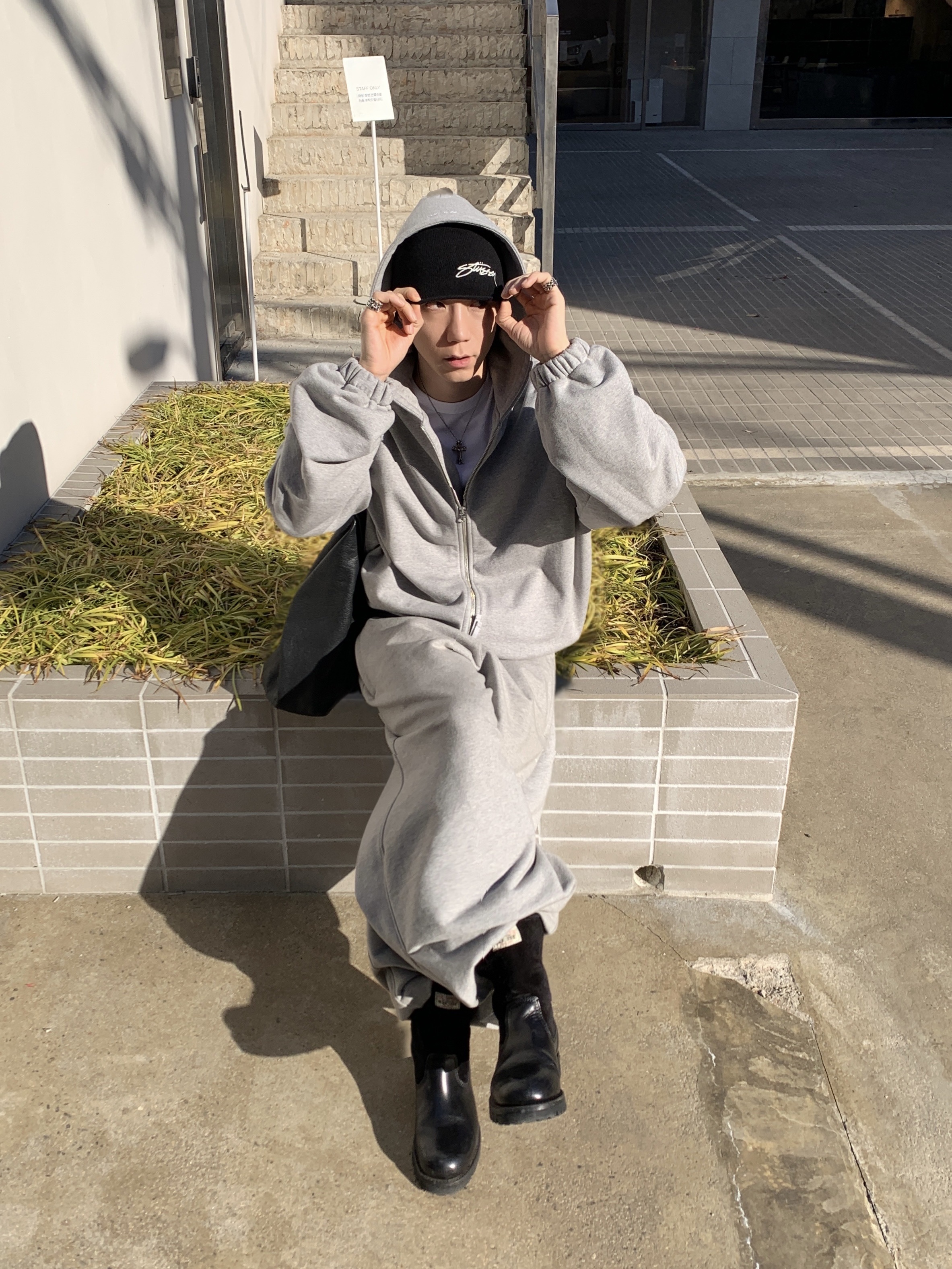 Stussy Skullcap Chain Stitch Rolled Edge Black, Our Legacy x Stussy Work Shop Work Boot Black Leather 착용 스타일 - 9