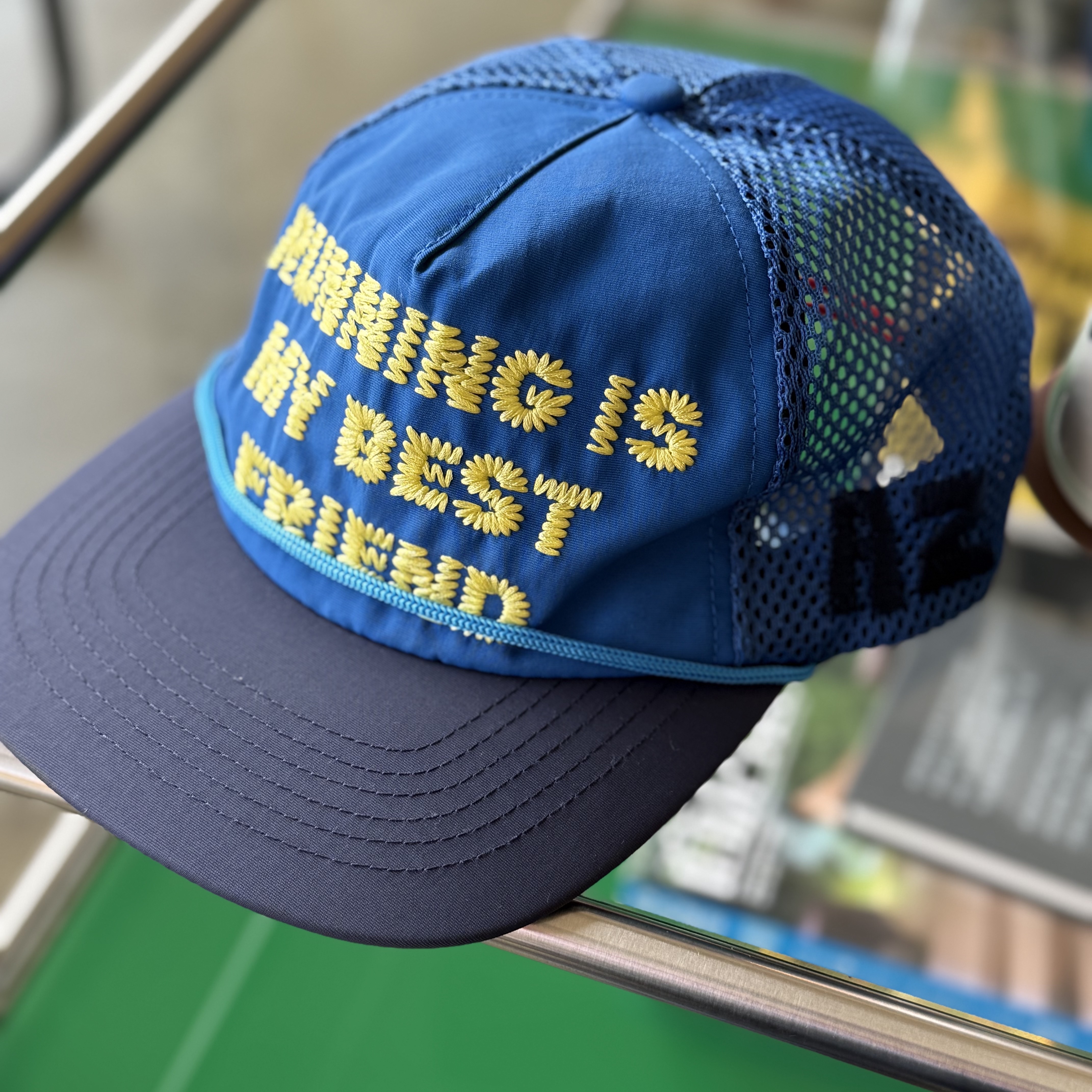 Alex Zono Running Is My Best Friend Trucker Blue 착용 스타일 - 2
