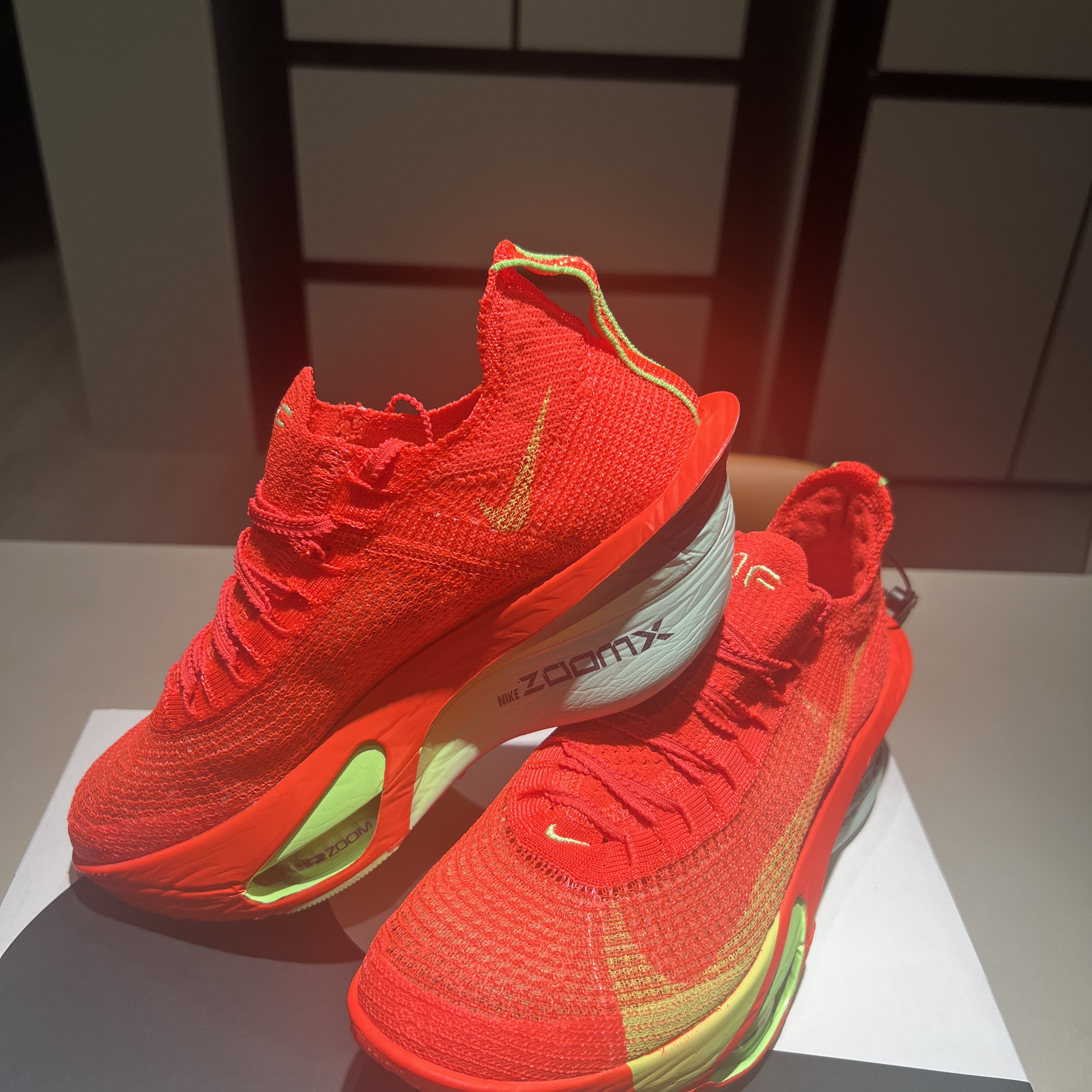 Nike Air Zoom Alphafly Next% 3 Bright Crimson Lime Blast 착용 스타일