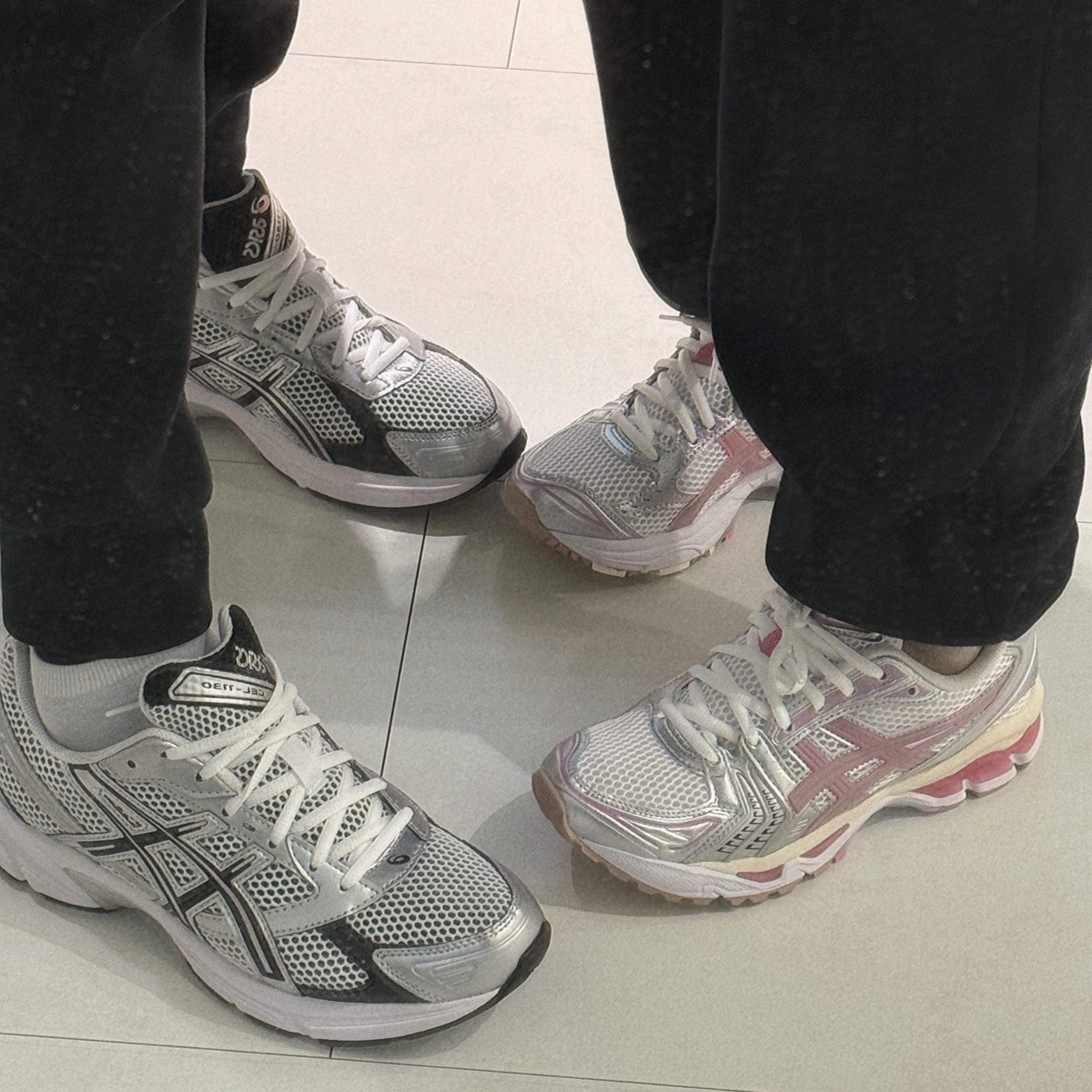 Asics Gel-Kayano 14 White Graphite Grey, Asics Unlimited Gel-Kayano 14 White Fawn 착용 스타일