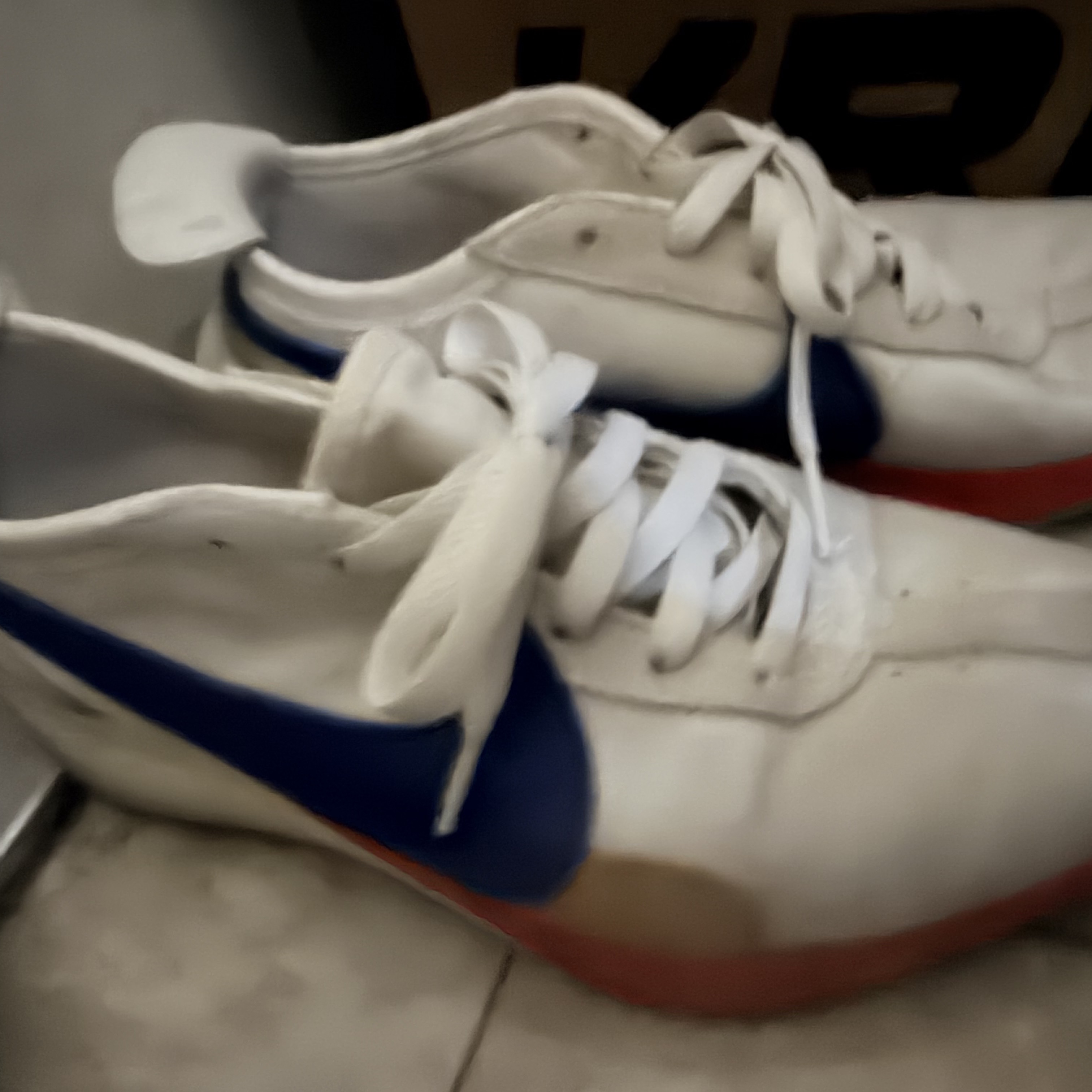 Nike Moon Racer Sail Solar Blue 착용 스타일