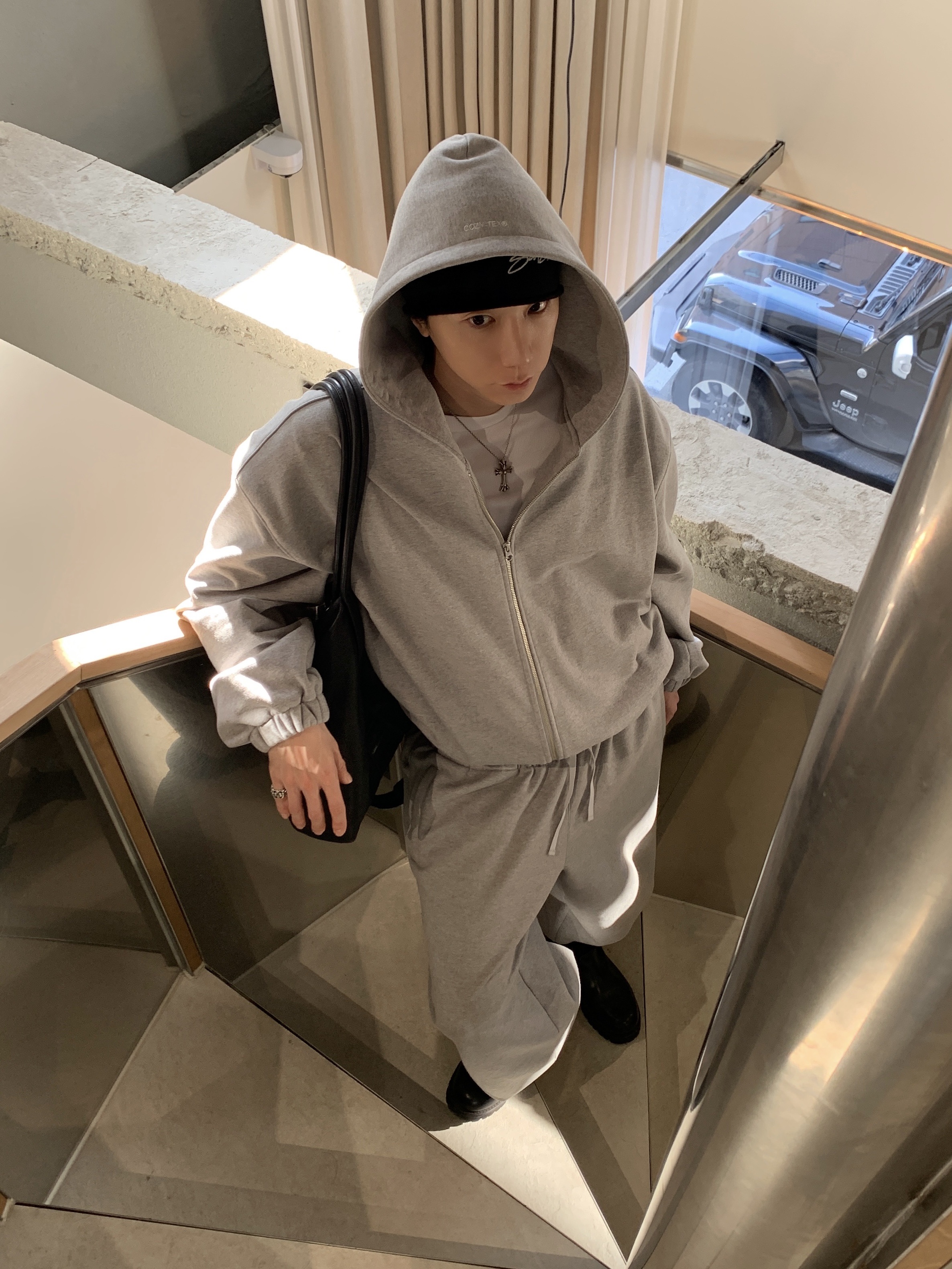 Stussy Skullcap Chain Stitch Rolled Edge Black, Our Legacy x Stussy Work Shop Work Boot Black Leather 착용 스타일 - 8