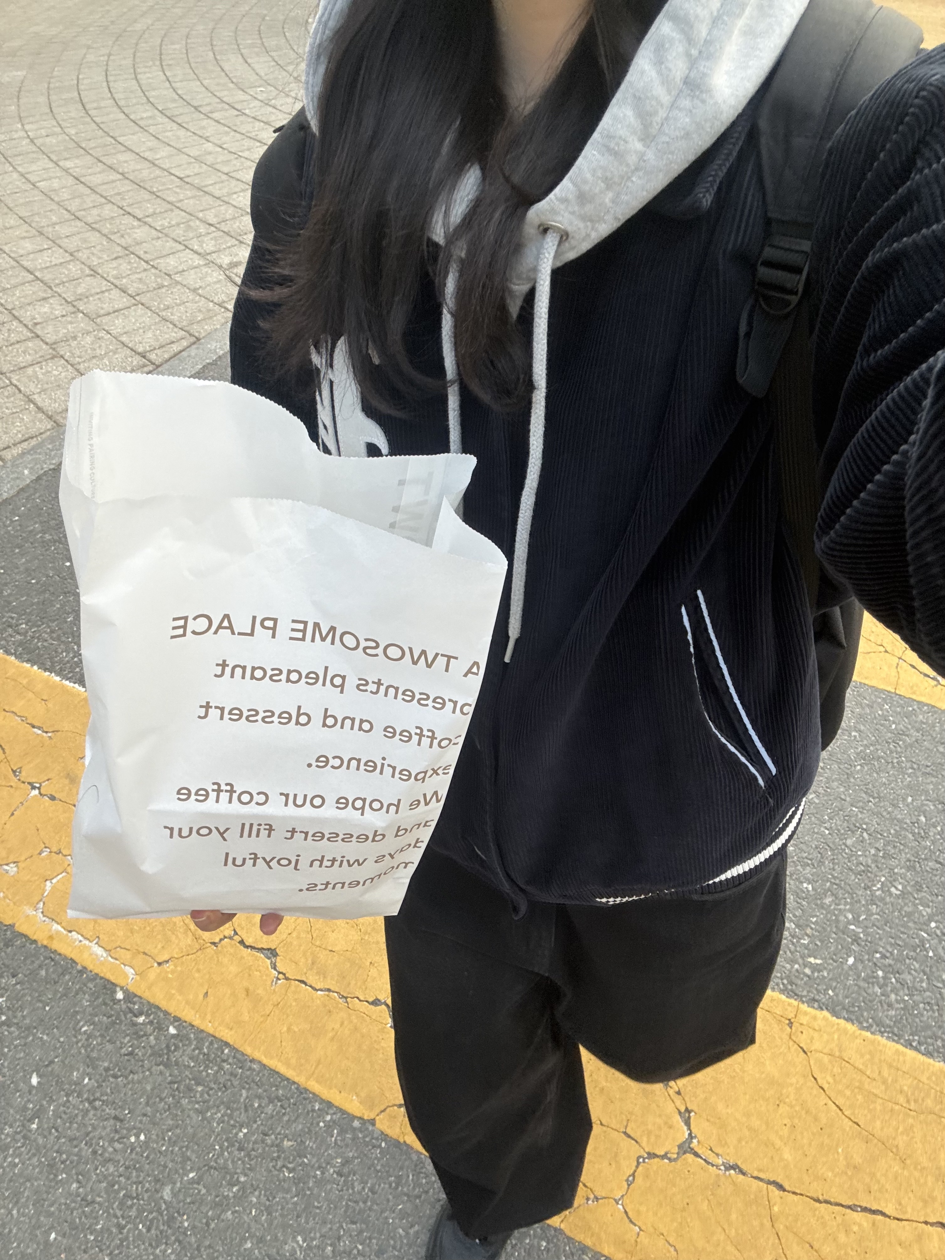 Suade Baggy Denim Black 착용 스타일