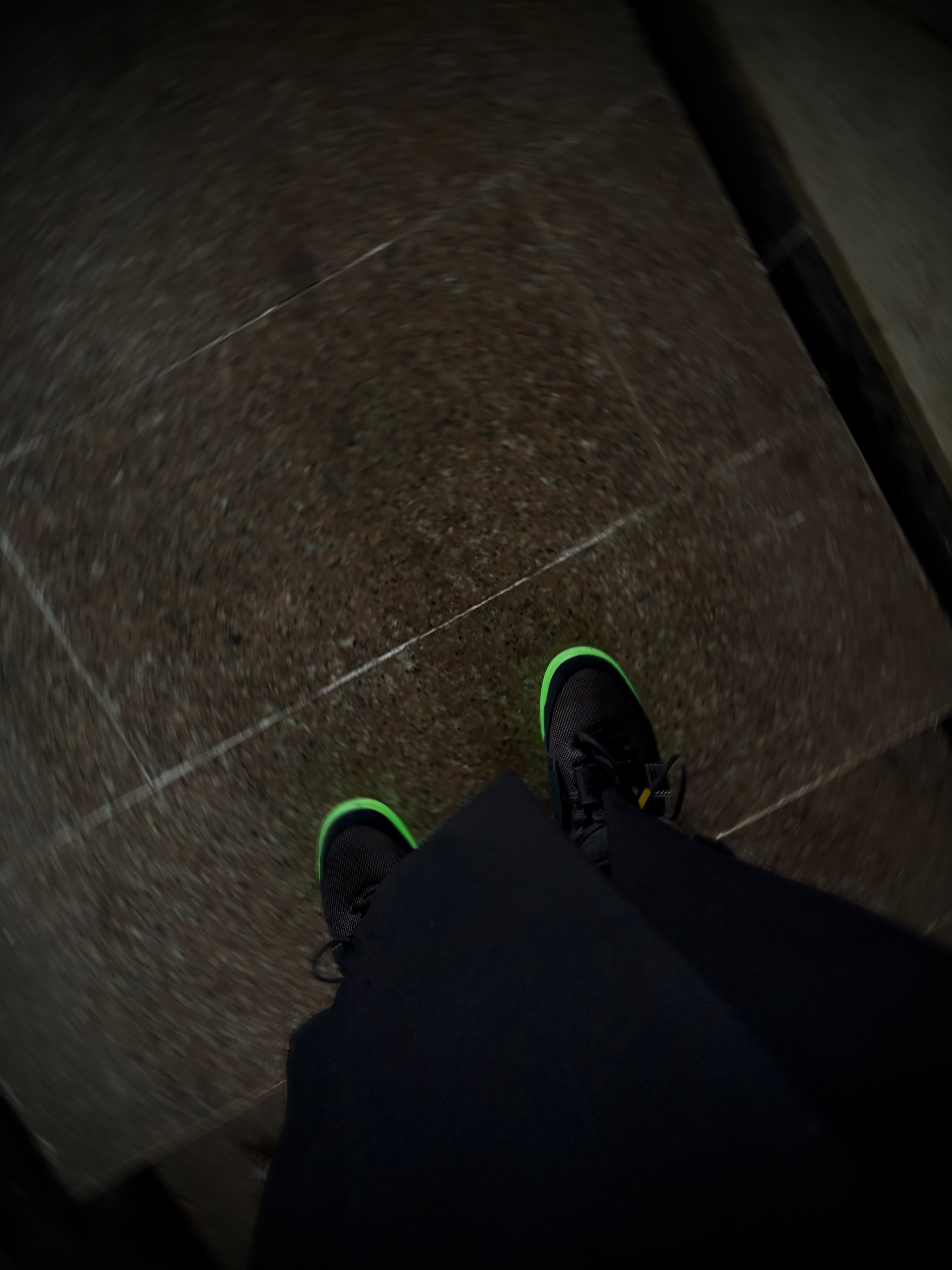 Nike Air Yeezy 2 Solar Red 착용 스타일 - 3