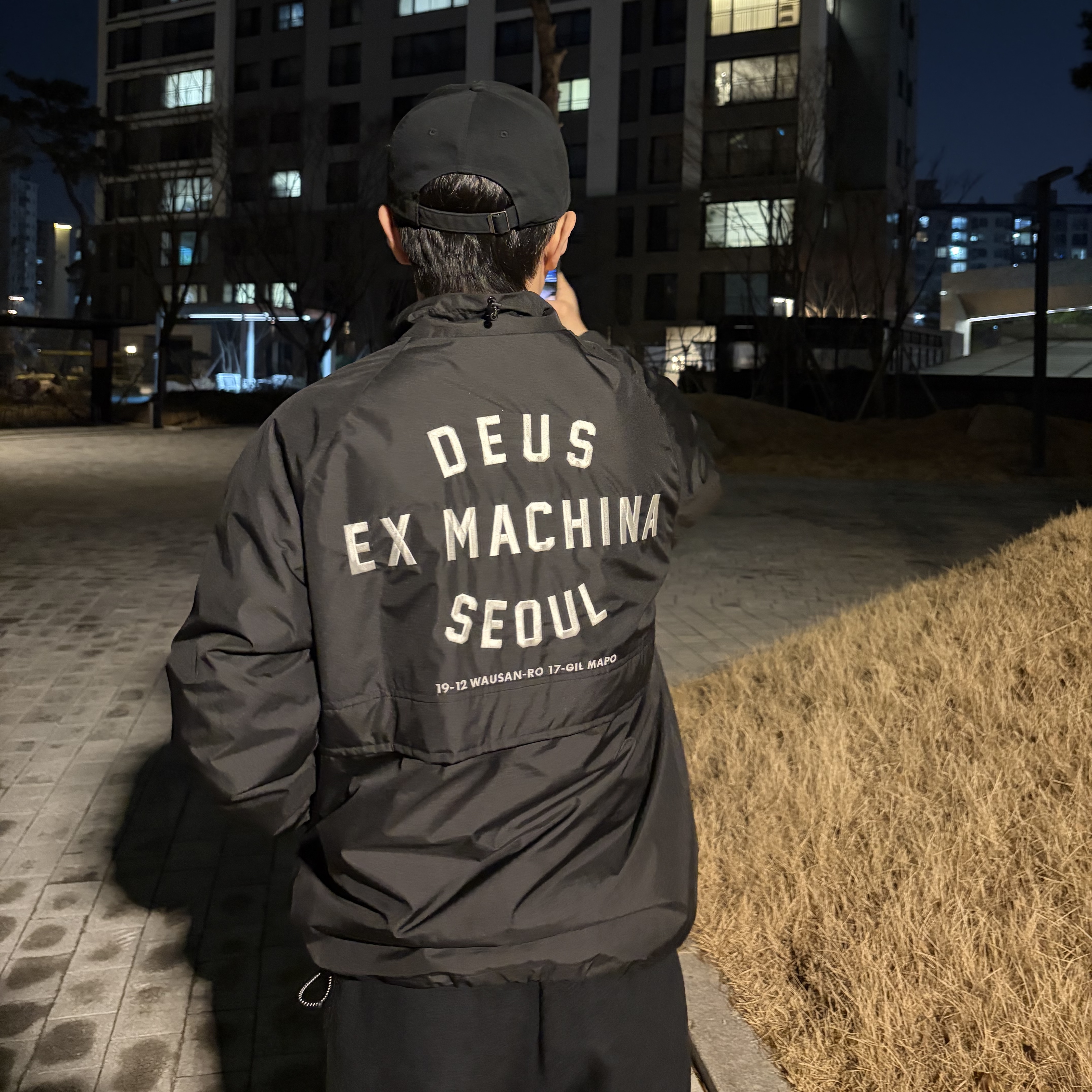 Deus Ex Machina Korea College Coach Jacket Black 착용 스타일