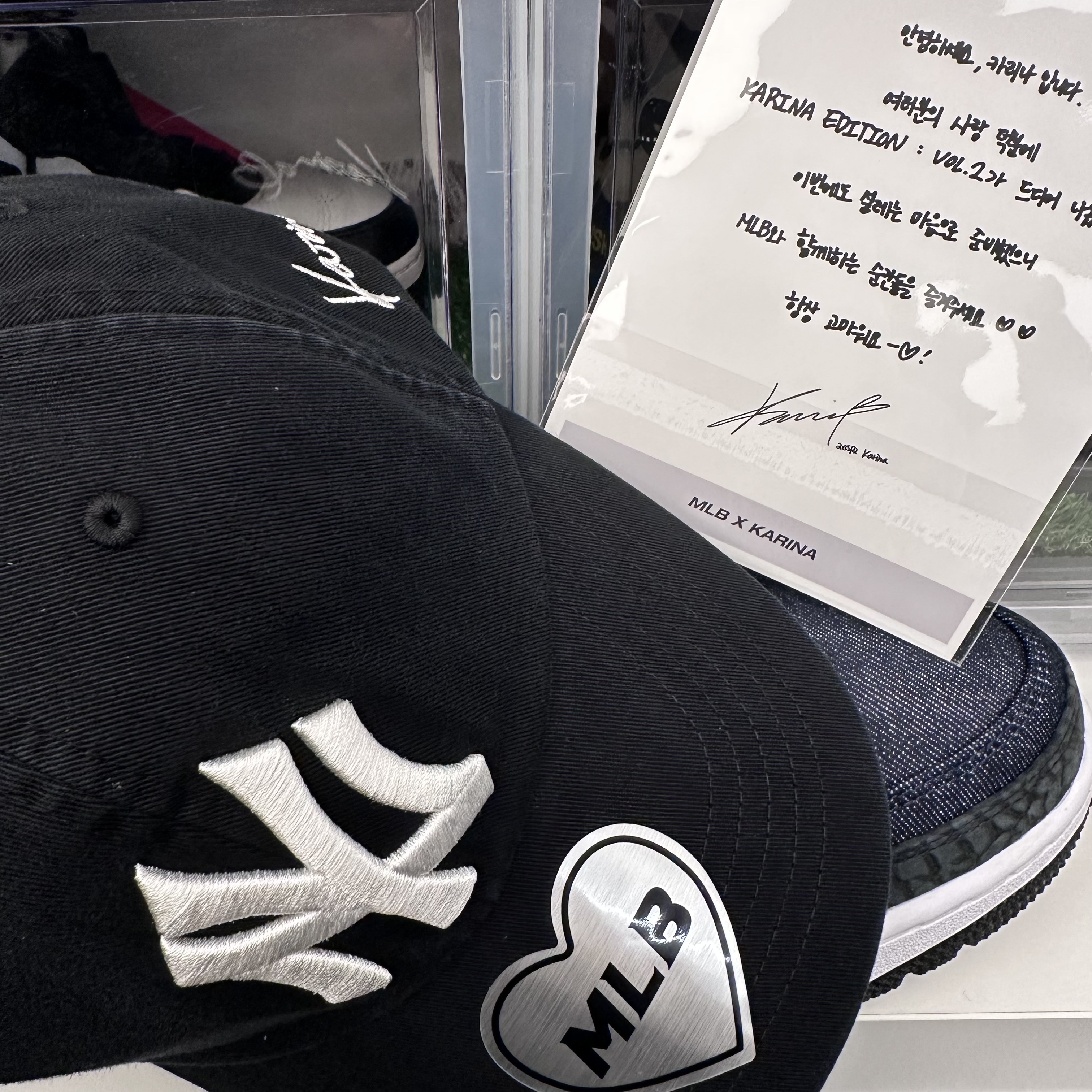MLB x Karina Signature Unstructured Ball Cap Black 착용 스타일