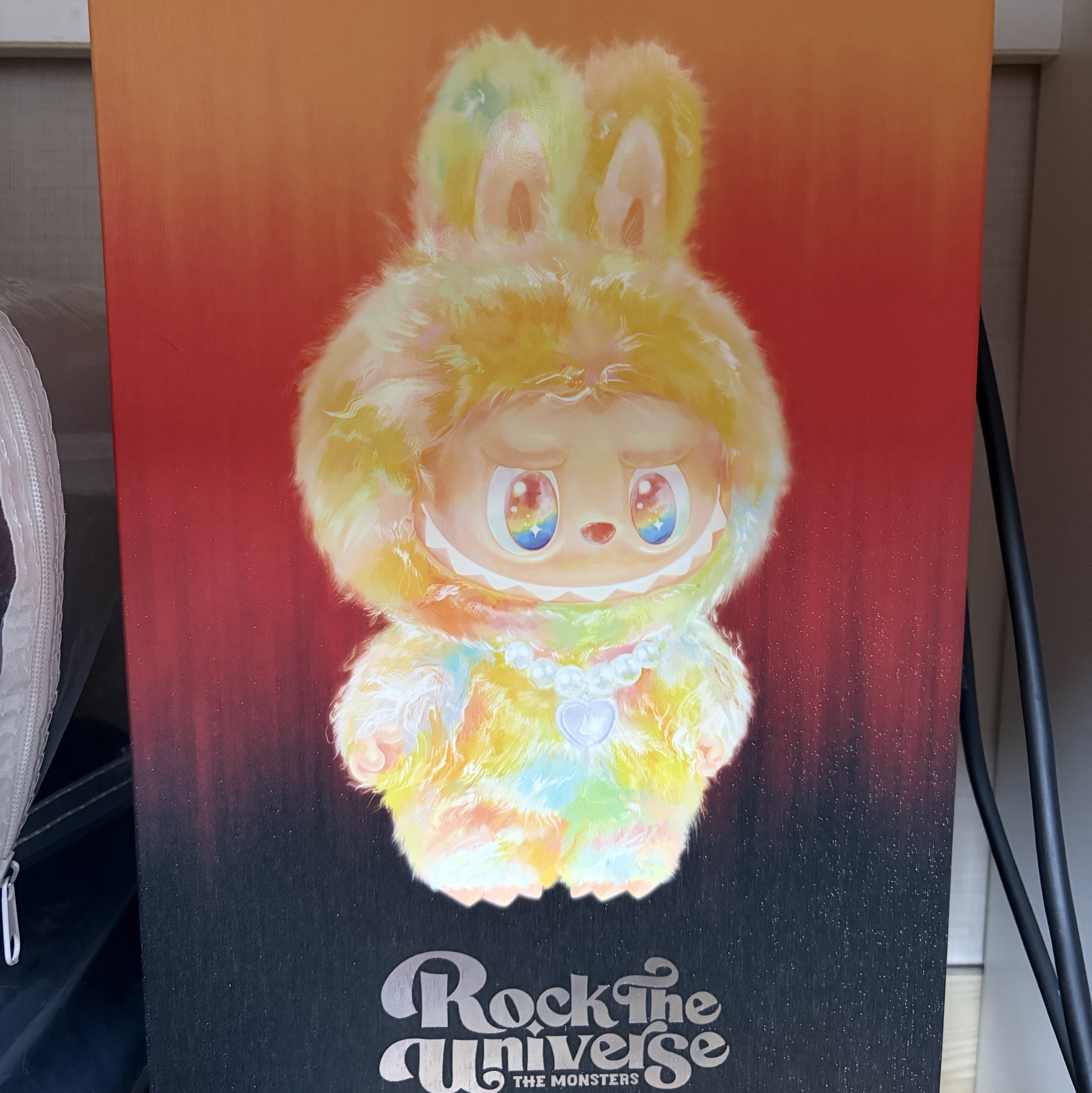 Pop Mart Labubu The Monsters Big Into Energy Series-Rock The Universe Vinyl Plush Doll 착용 스타일