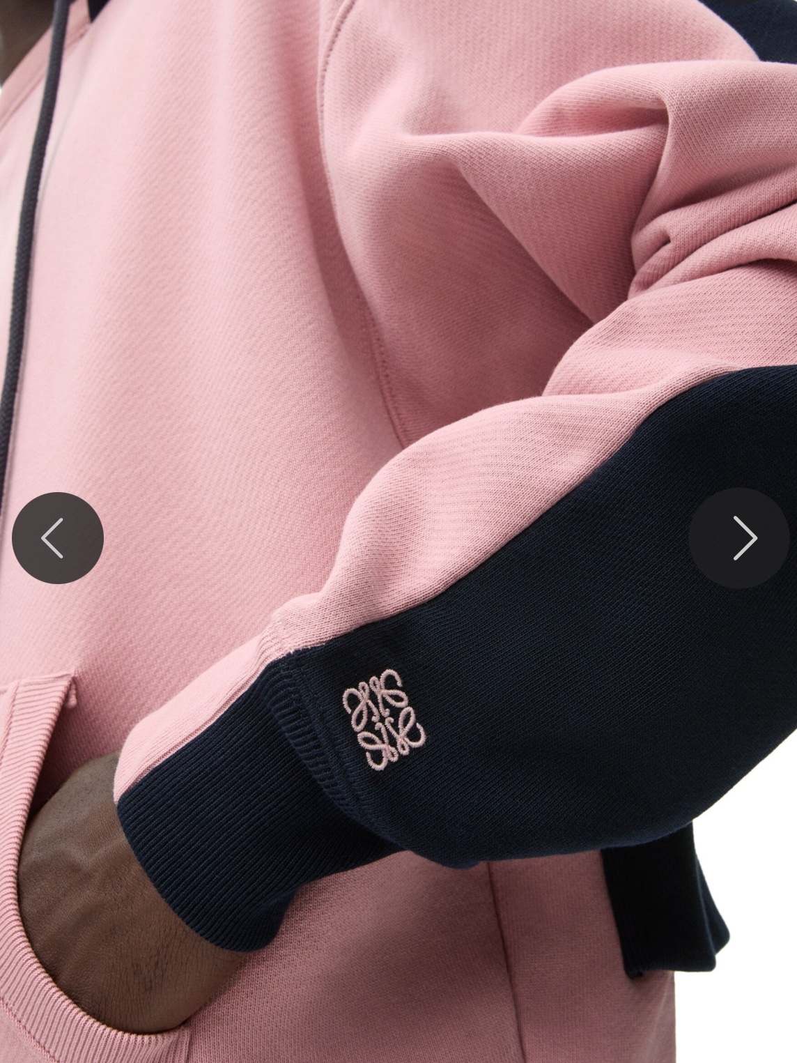 Loewe Cotton Relaxed Fit Hoodie Black Pink 착용 스타일 - 3
