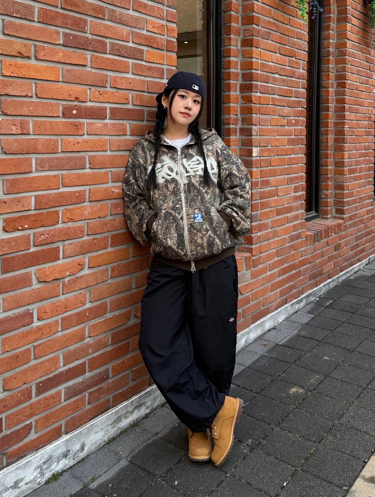 New Era 59Fifty MLB Authentic New York Yankees Game Navy 착용 스타일