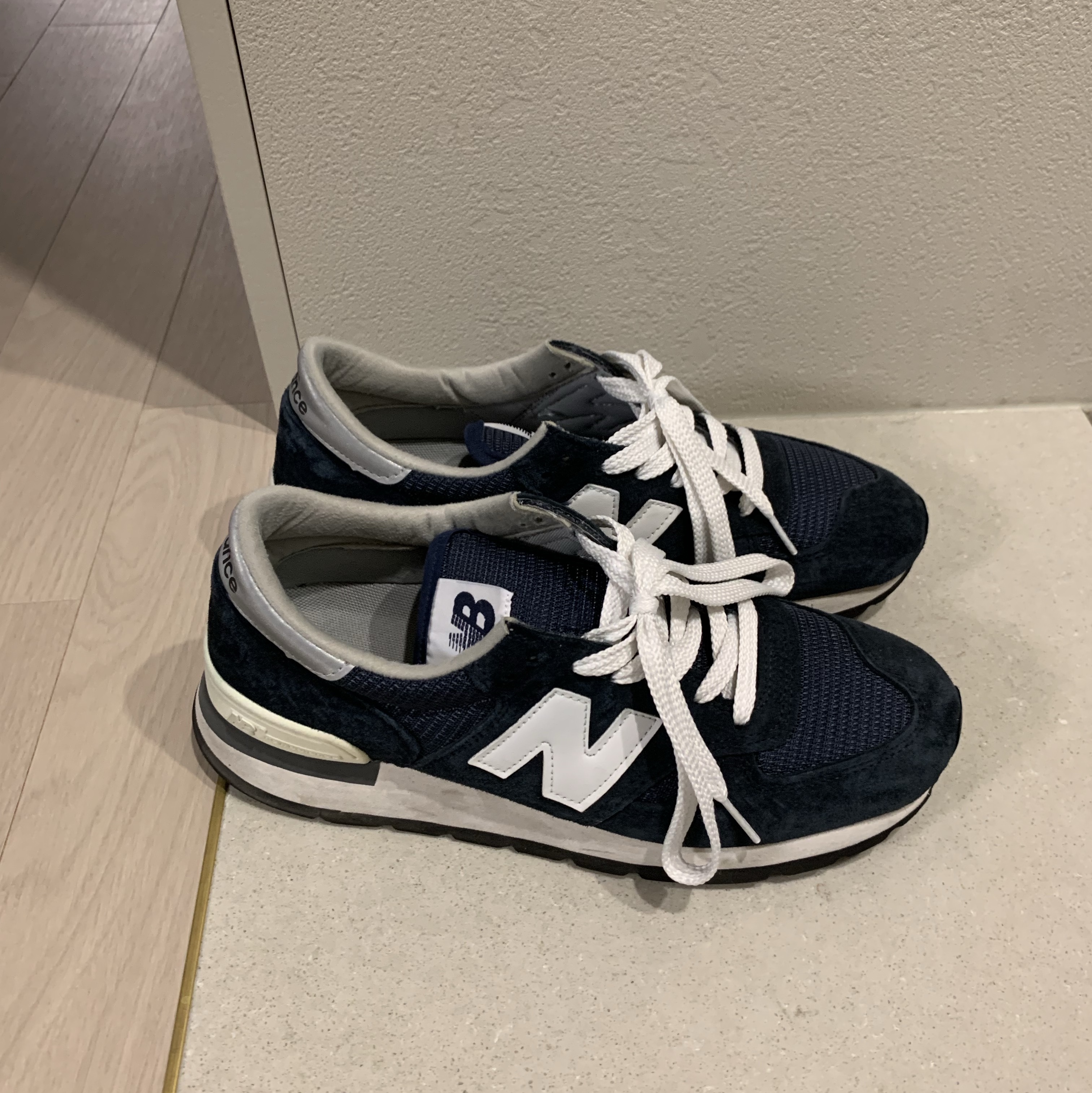 New Balance 990v1 Made in USA Navy 착용 스타일