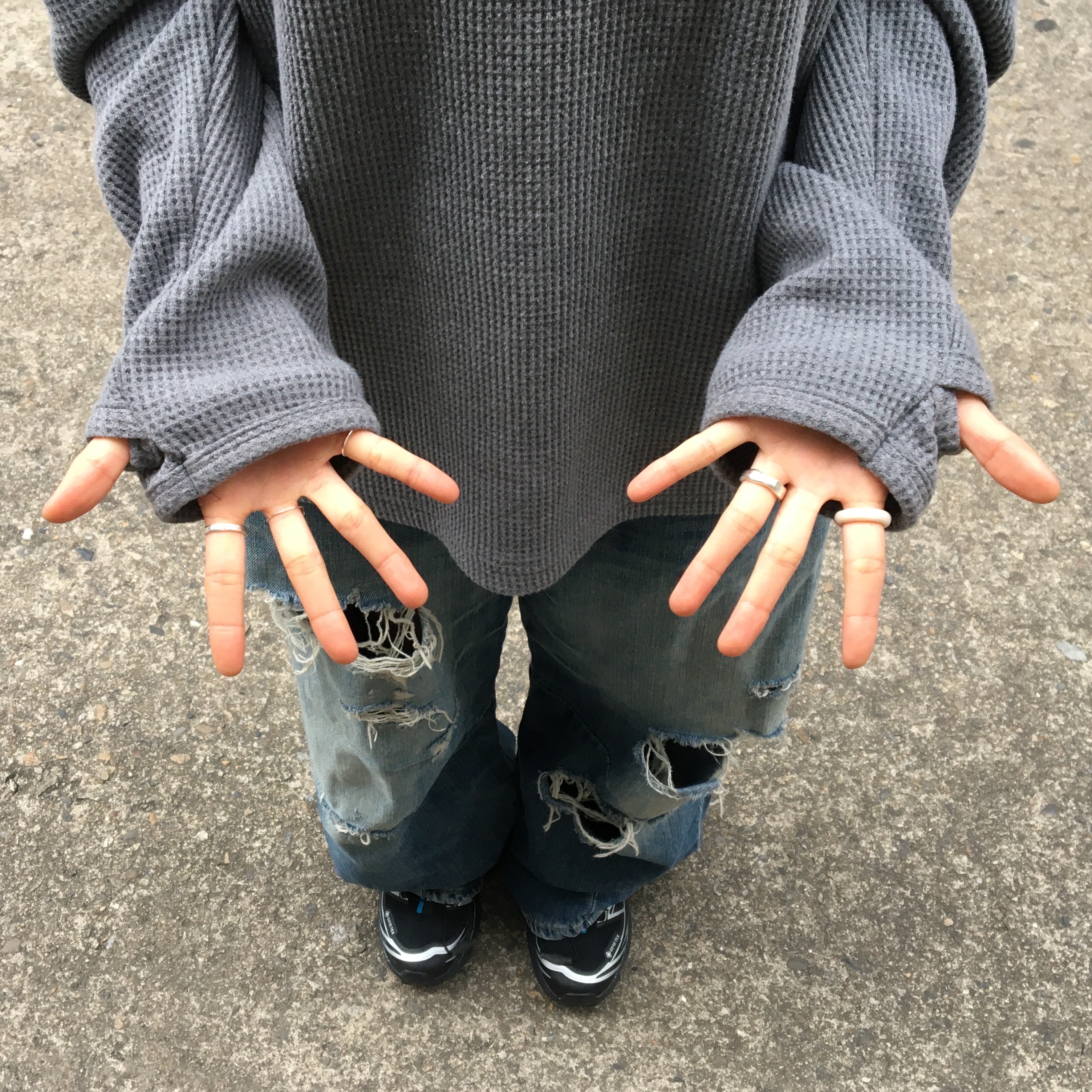 SLOW RECORD HOUSE Waffle Fingerhole Hood Blue Grey 착용 스타일 - 2