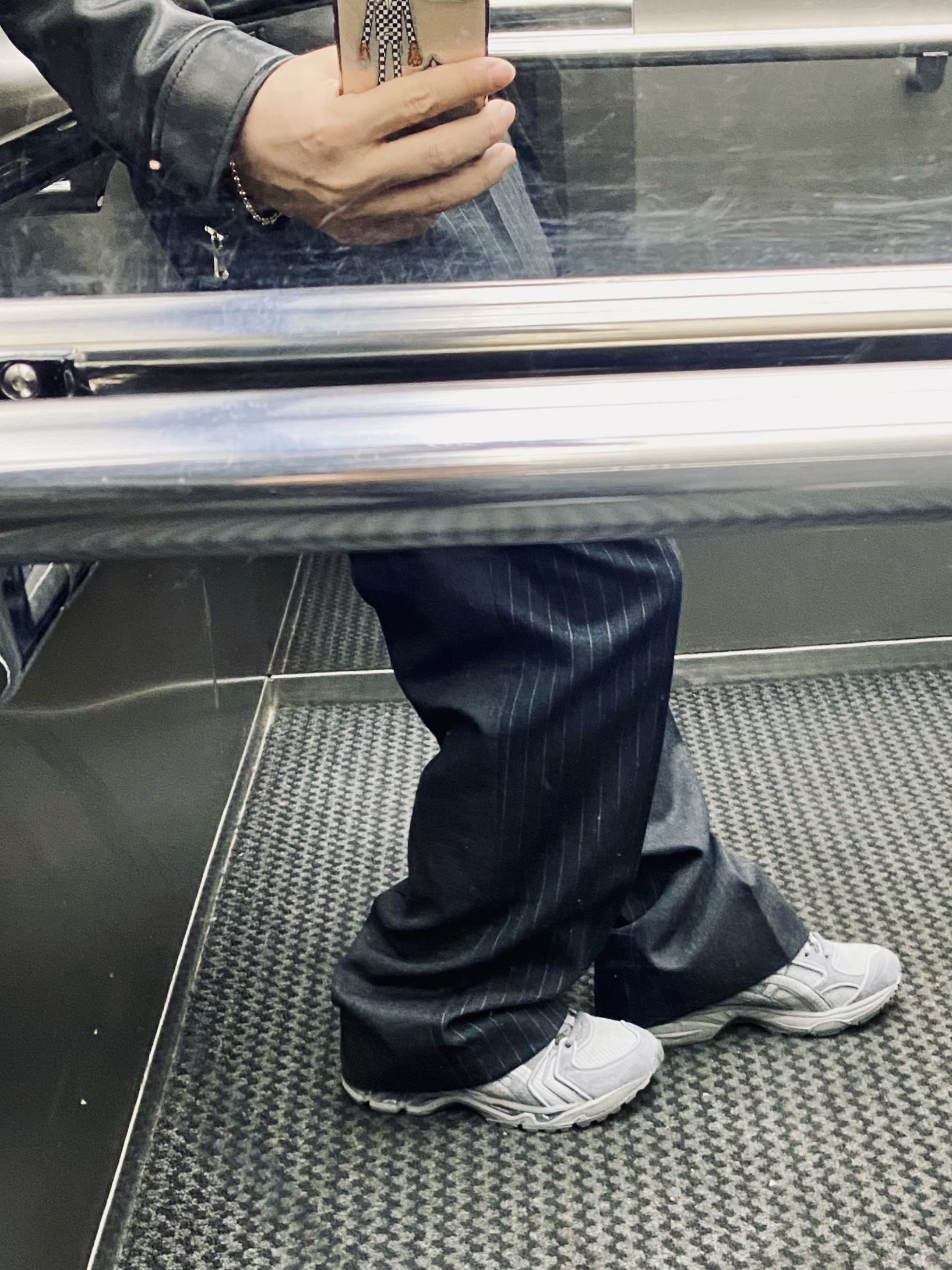 Asics x Thom Browne Gel-Kayano 14 Grey, Tiffany & Co. Tiffany HardWear Micro Link Bracelet 18K Yellow Gold 착용 스타일 - 1