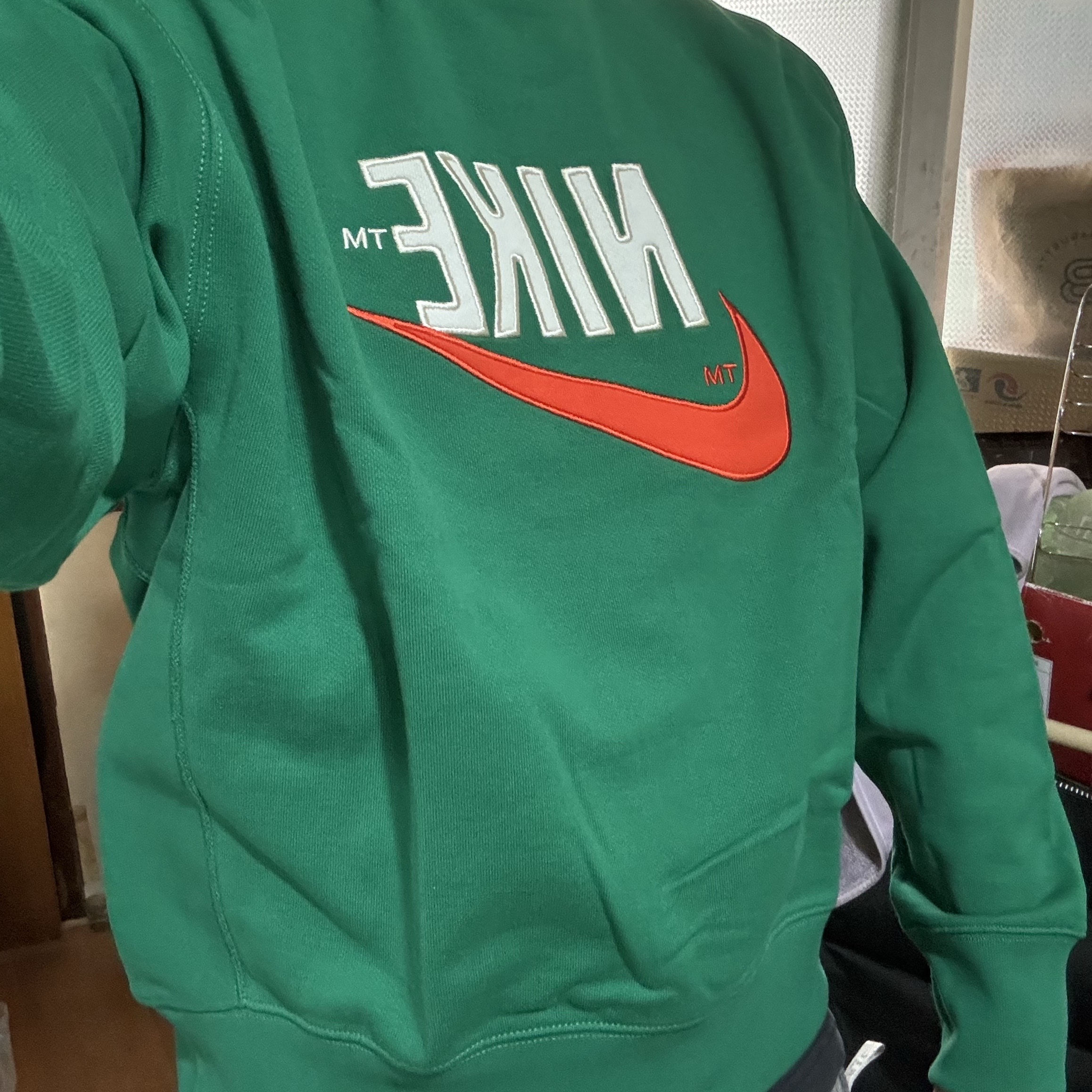 Nike NSW French Terry Crewneck Green - Asia 착용 스타일