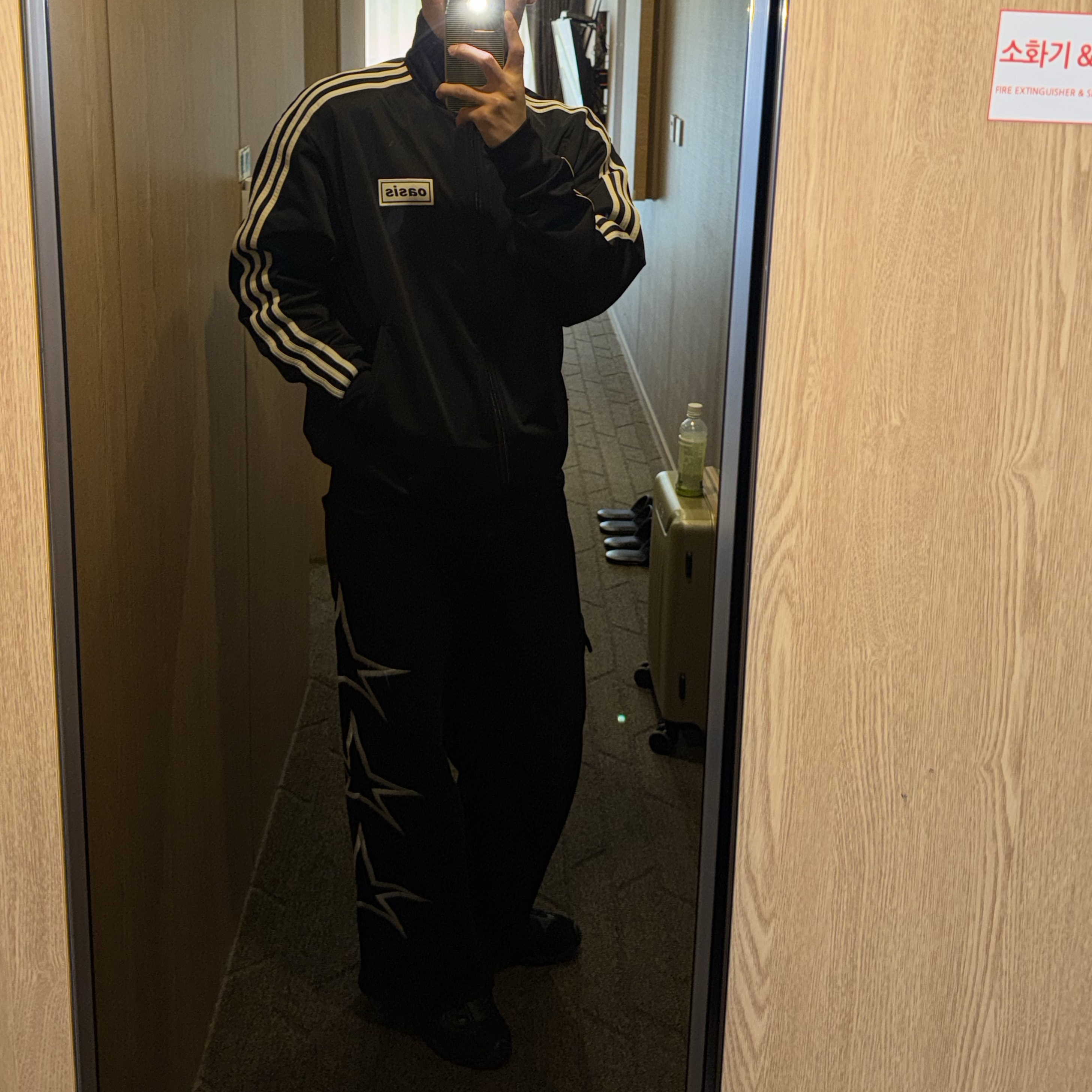 Adidas x Oasis Tour Firebird Track Top Black - KR Sizing 착용 스타일 - 2
