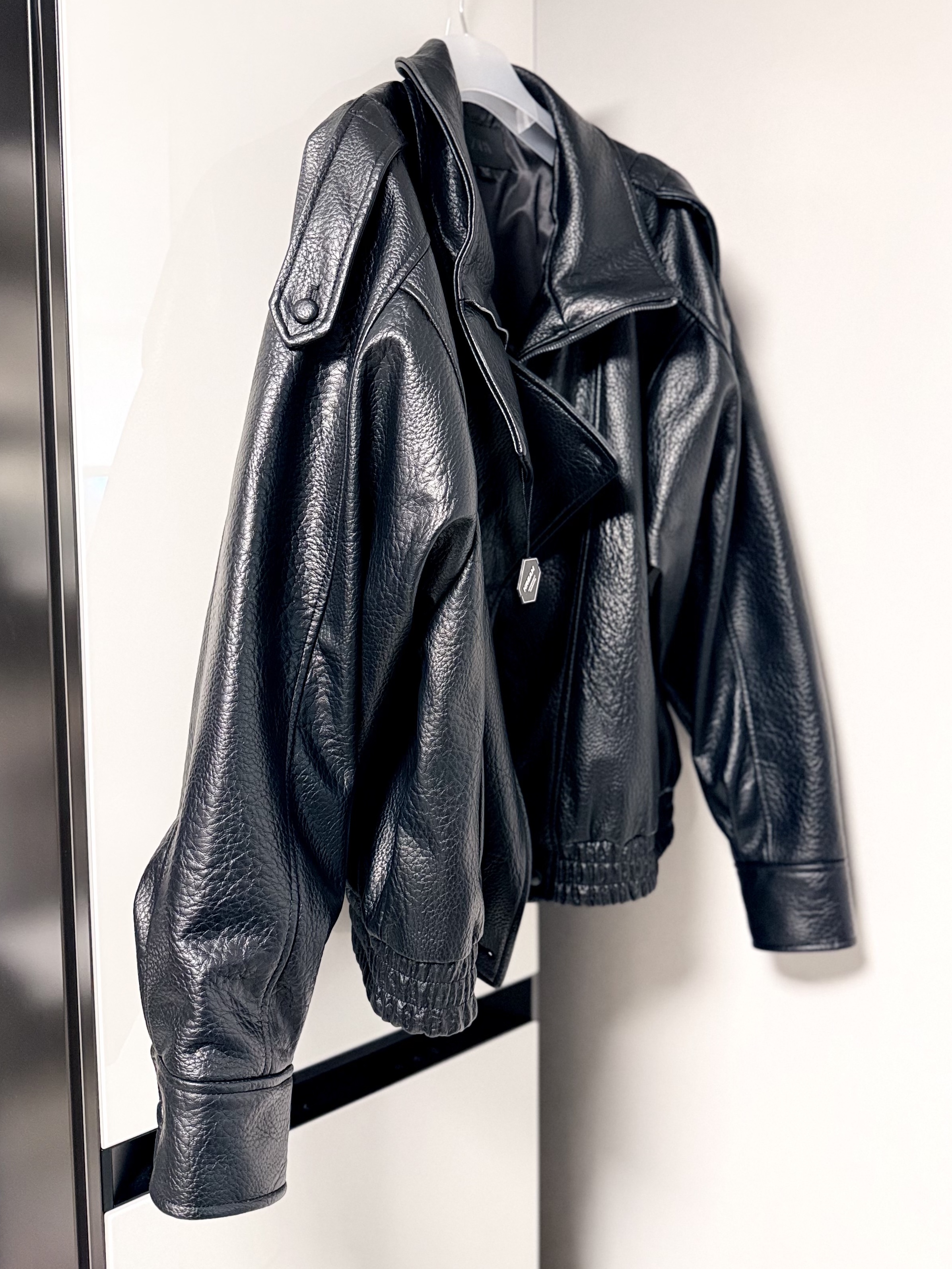 Zara Faux Leather Jacket Black 착용 스타일