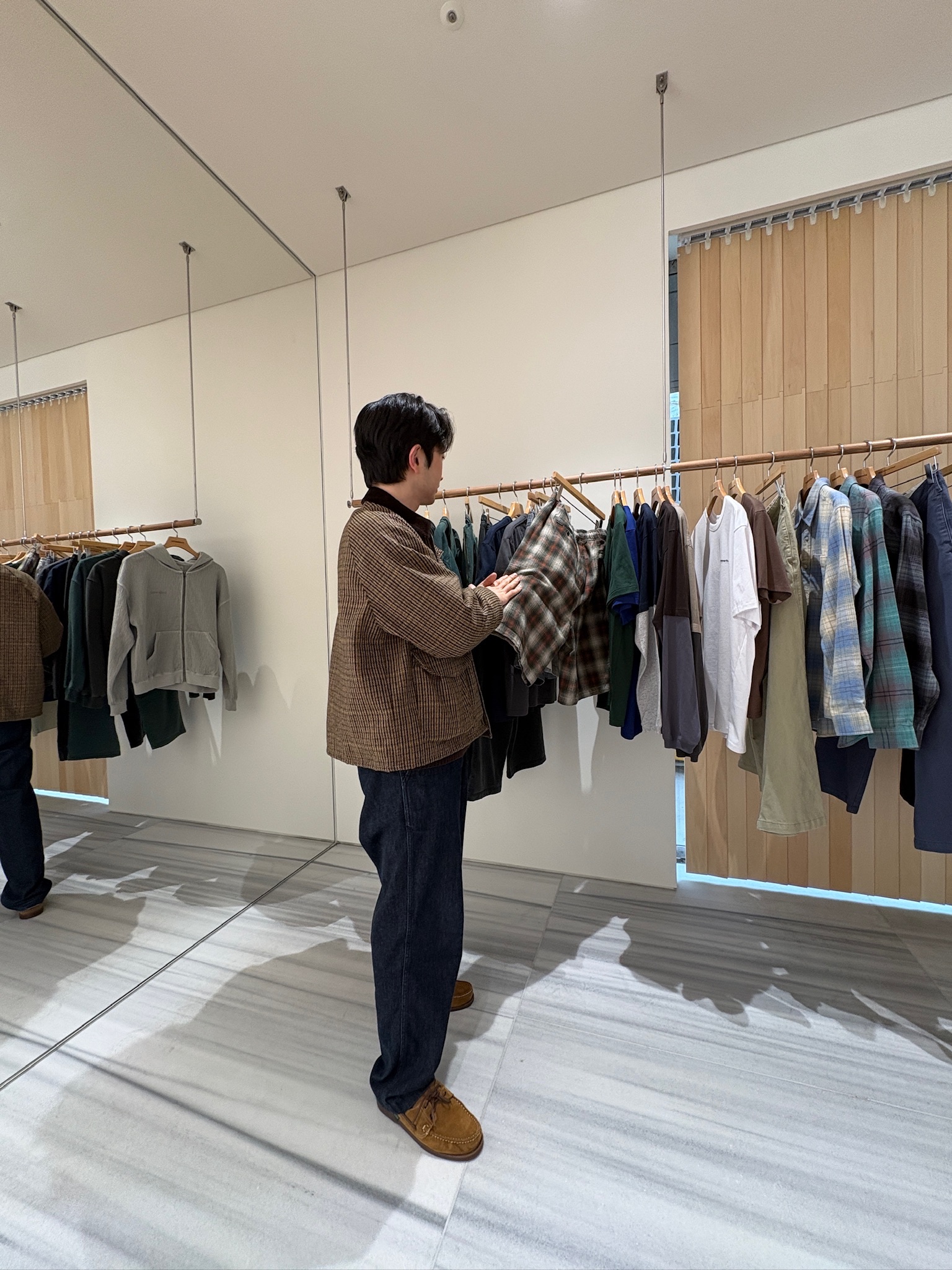 Barbour x Noah Tweed Wading Jacket Multi, Nanamica Wide Denim Pants Indigo 착용 스타일 - 2